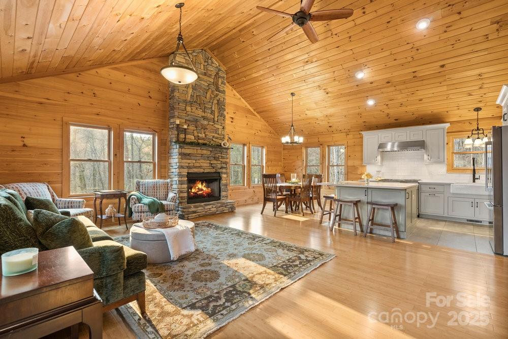 502 Caledonia Loop Property Photo 7