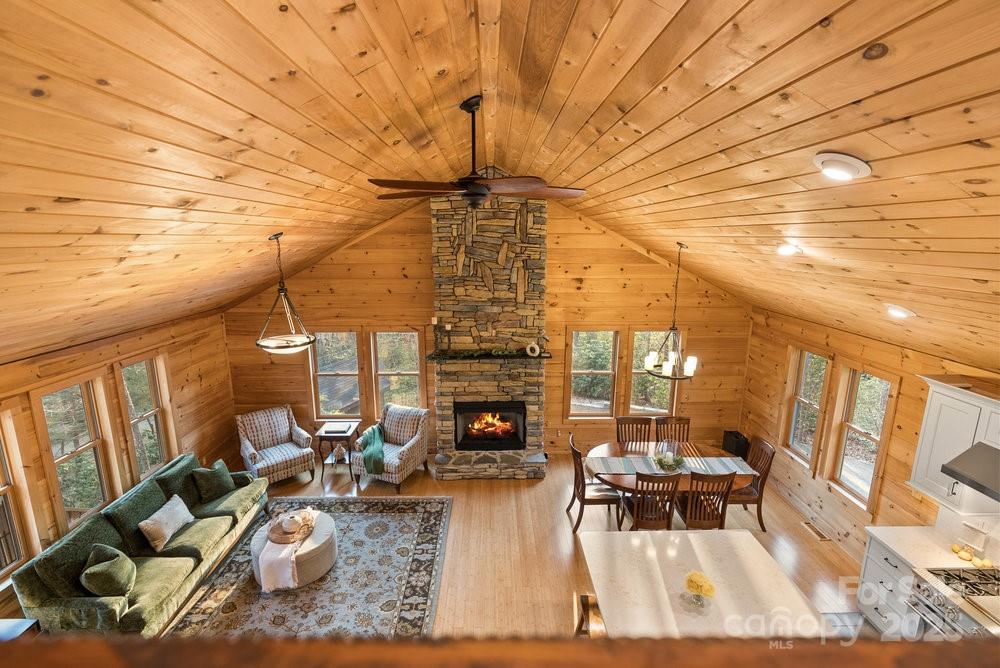 502 Caledonia Loop Property Photo 8