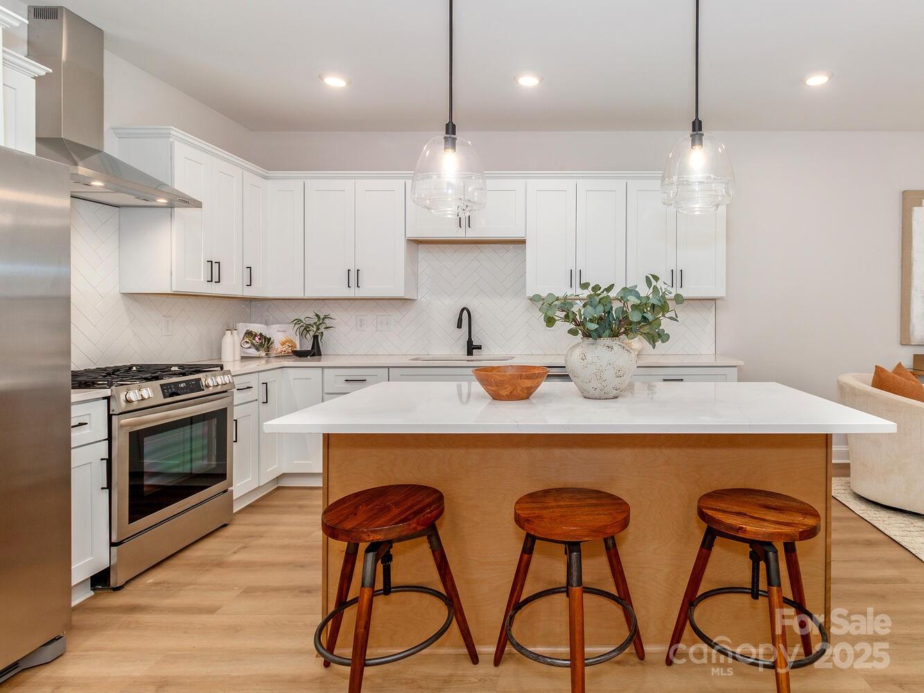 2507 Elon Street Property Photo 6