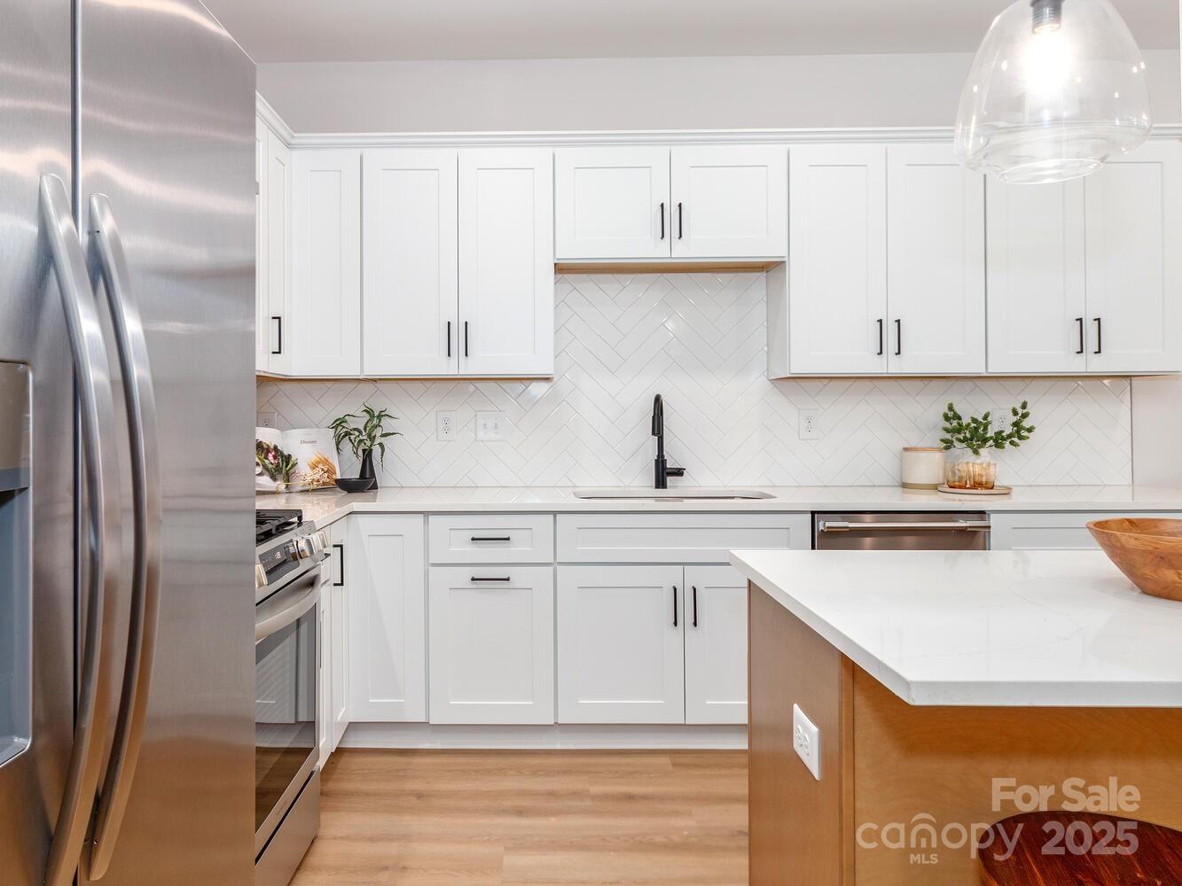 2507 Elon Street Property Photo 8