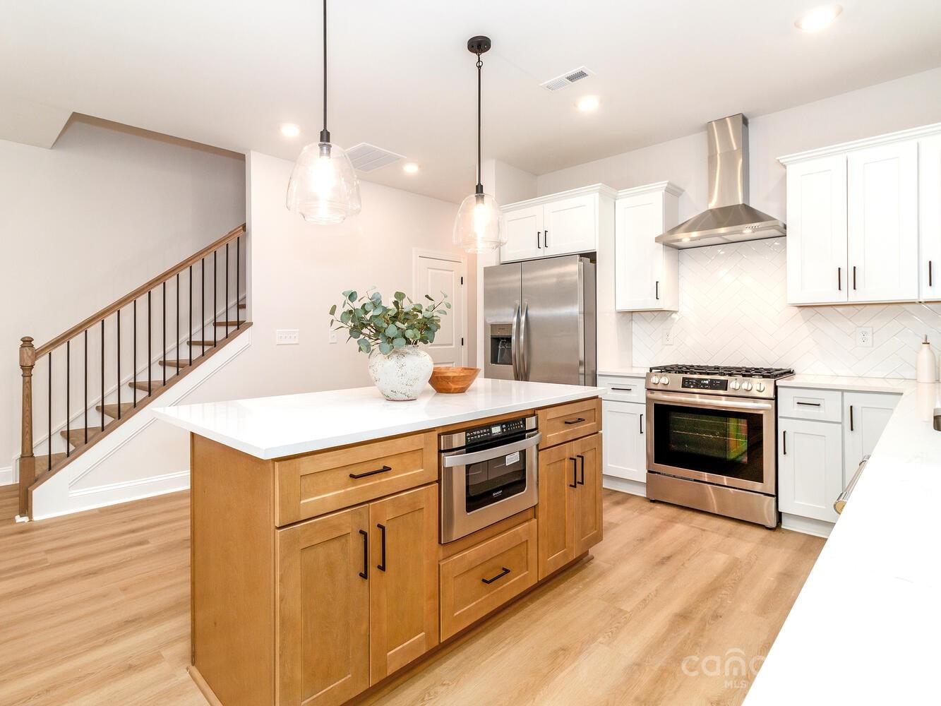 2507 Elon Street Property Photo 9