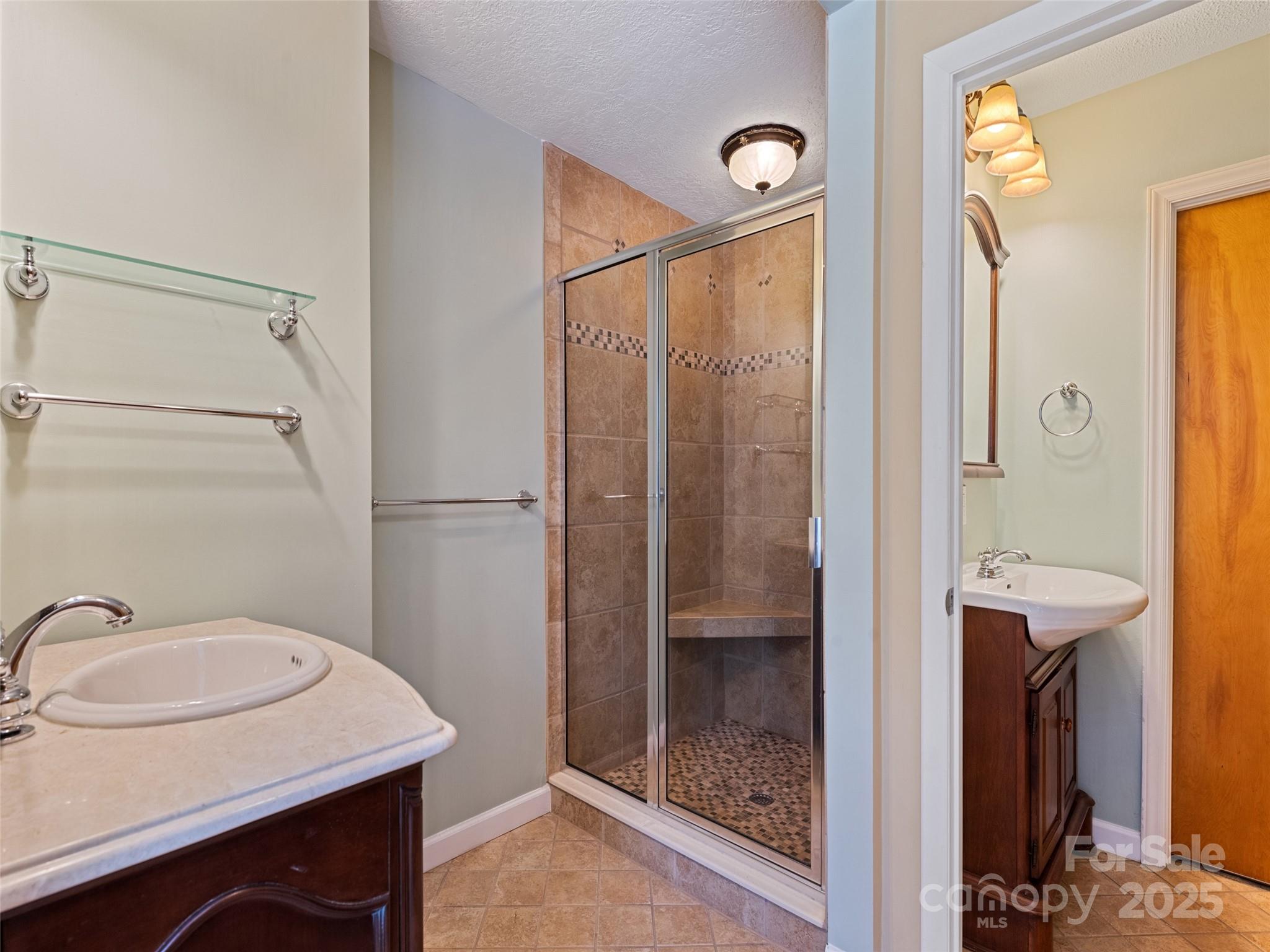 142 Country Club Drive Property Photo 27