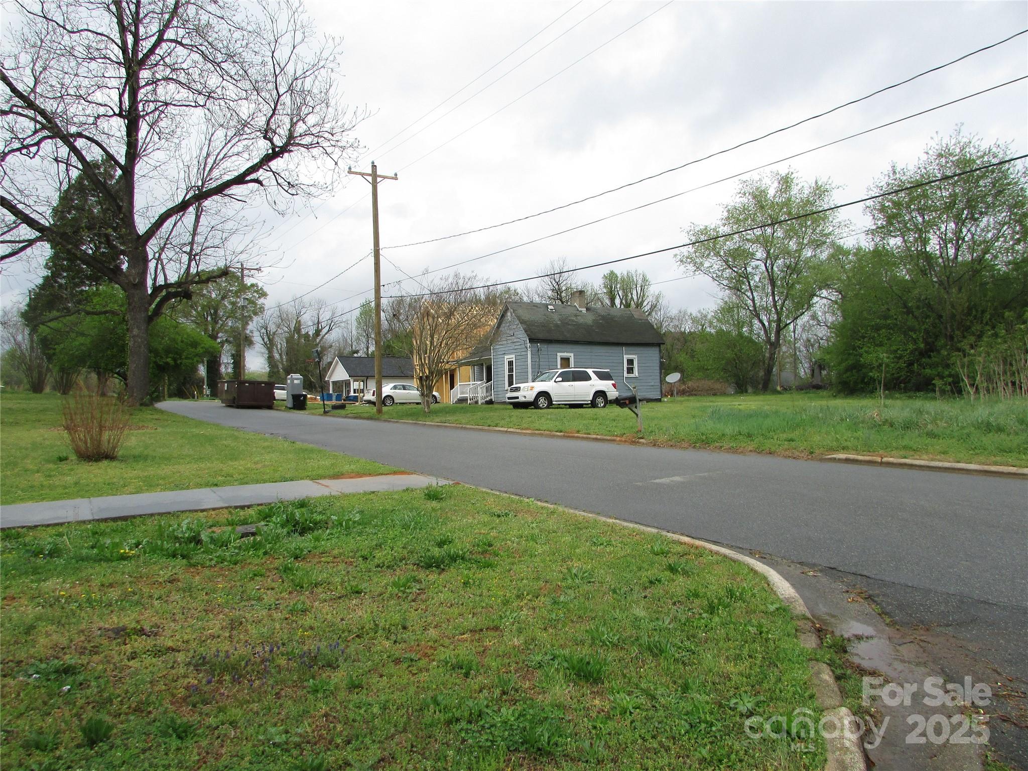 412 E Broad Street Property Photo 5