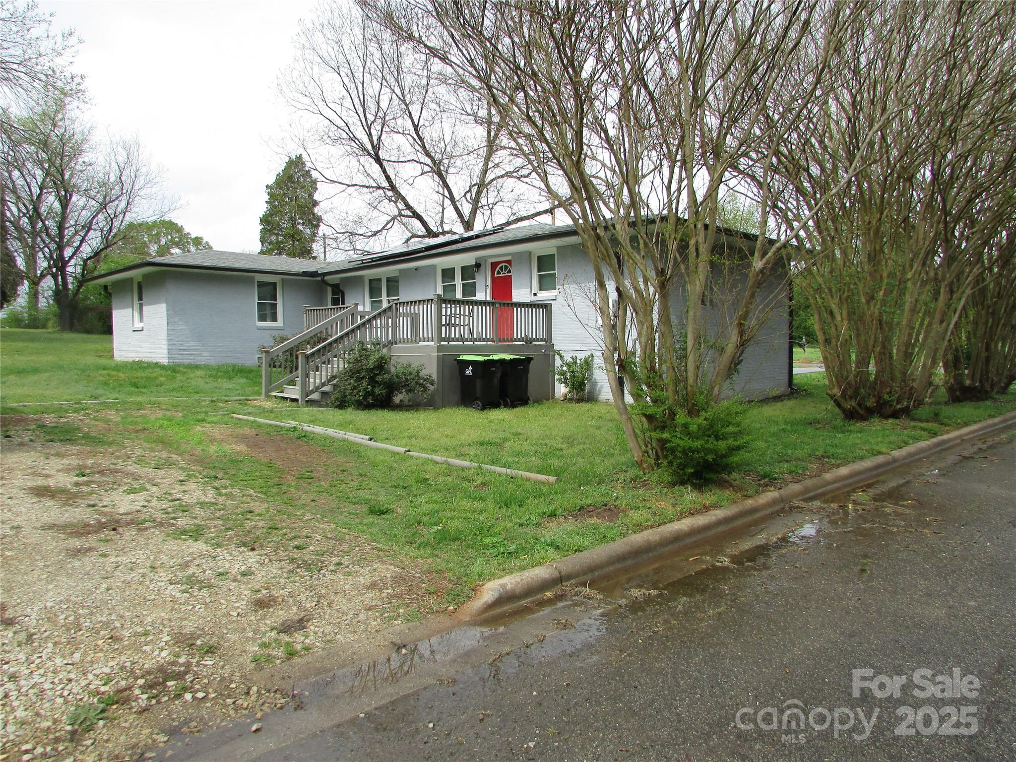 412 E Broad Street Property Photo 6