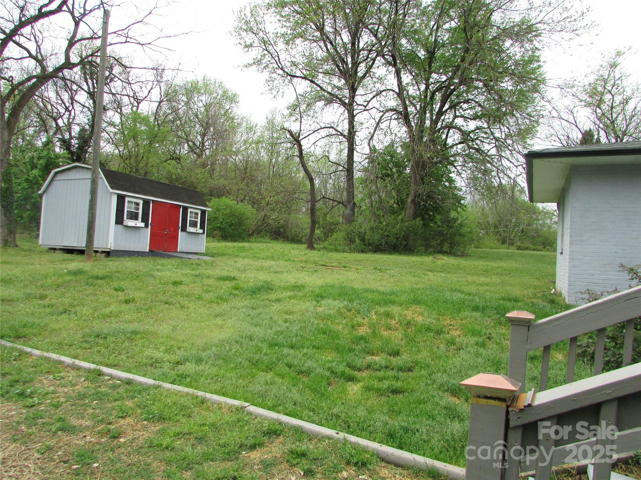 412 E Broad Street Property Photo 7