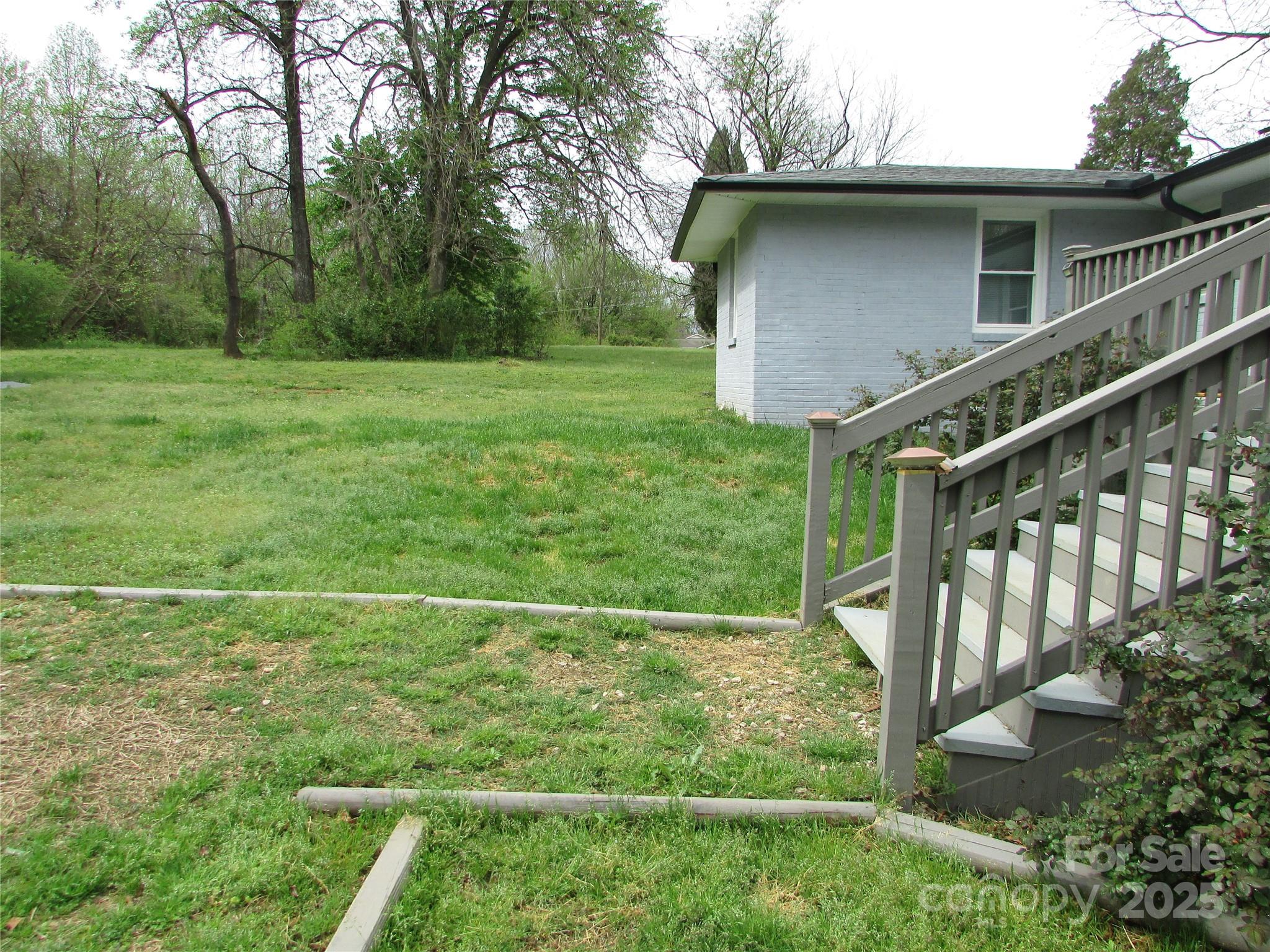 412 E Broad Street Property Photo 8