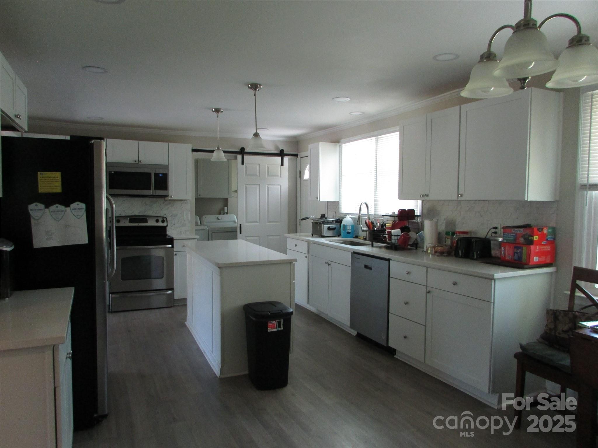 412 E Broad Street Property Photo 11