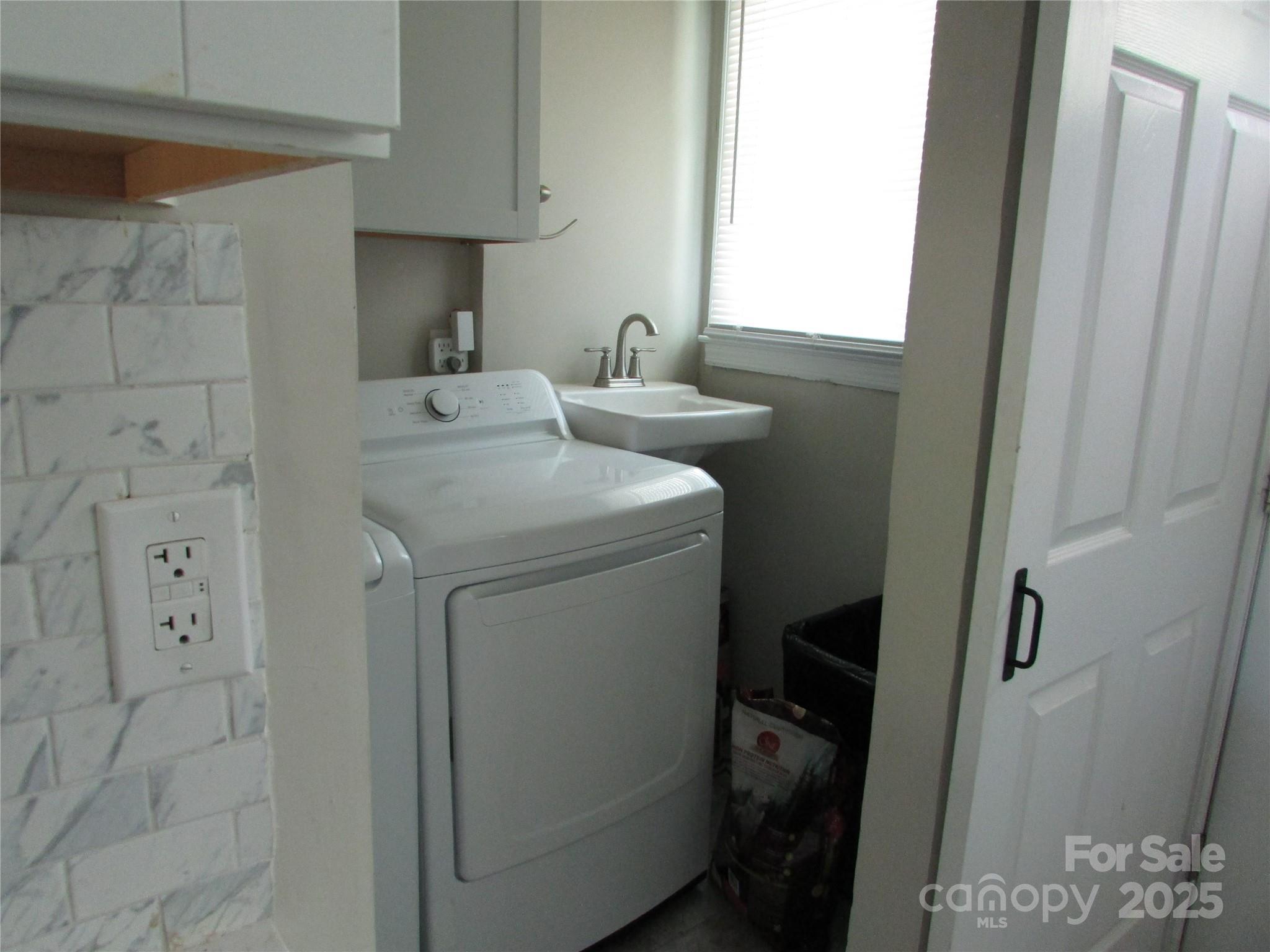 412 E Broad Street Property Photo 14