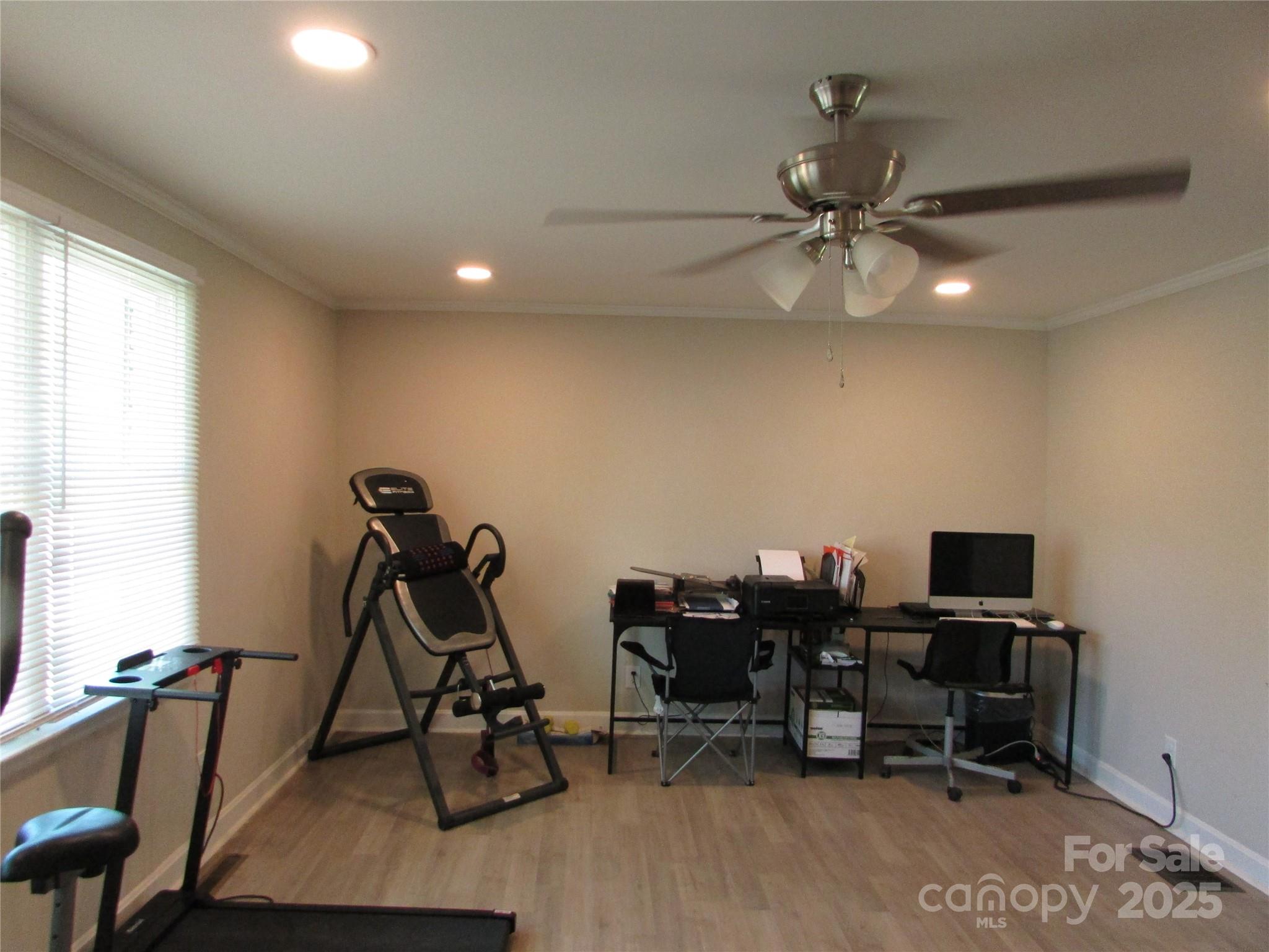 412 E Broad Street Property Photo 17