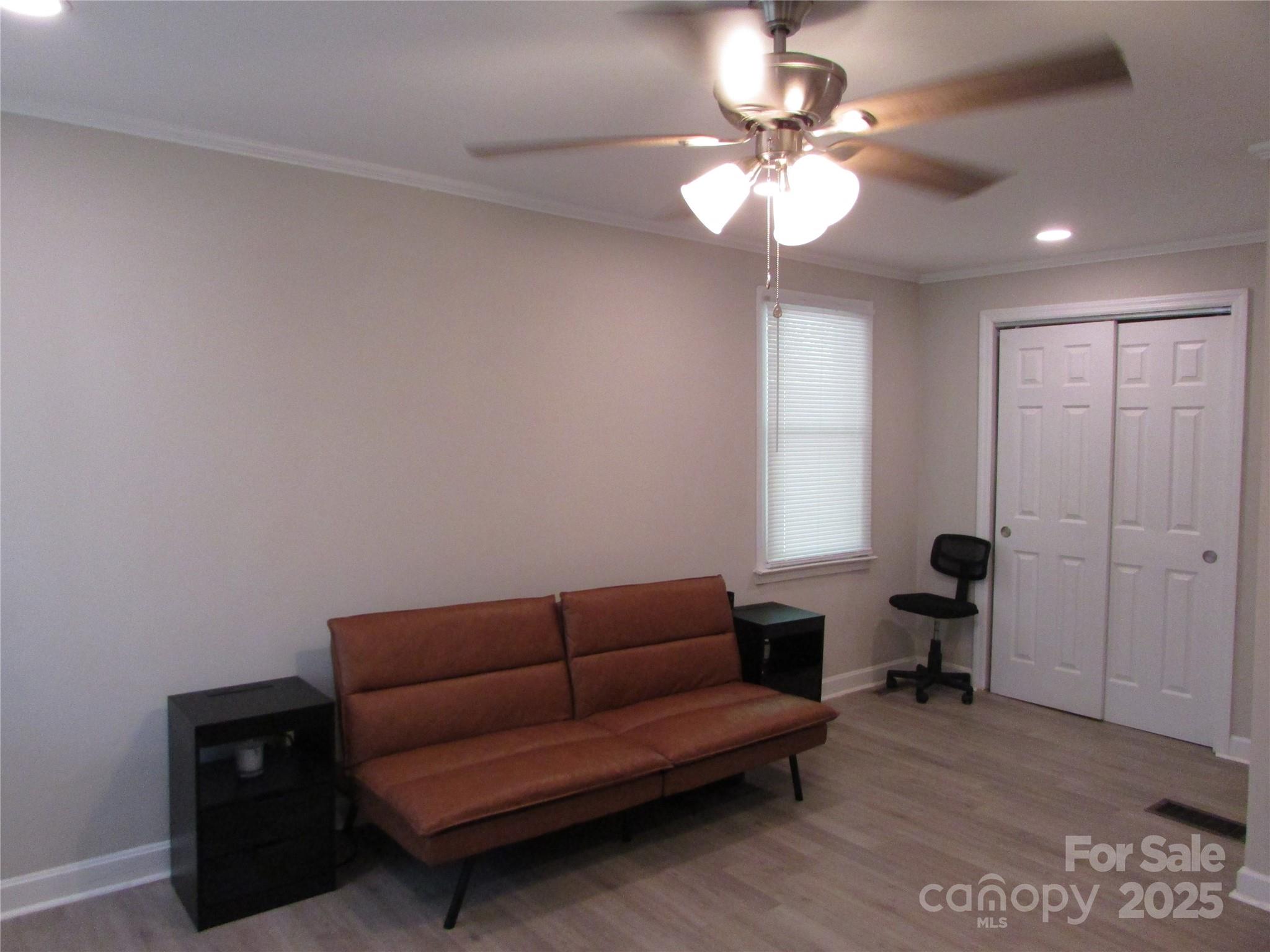 412 E Broad Street Property Photo 18