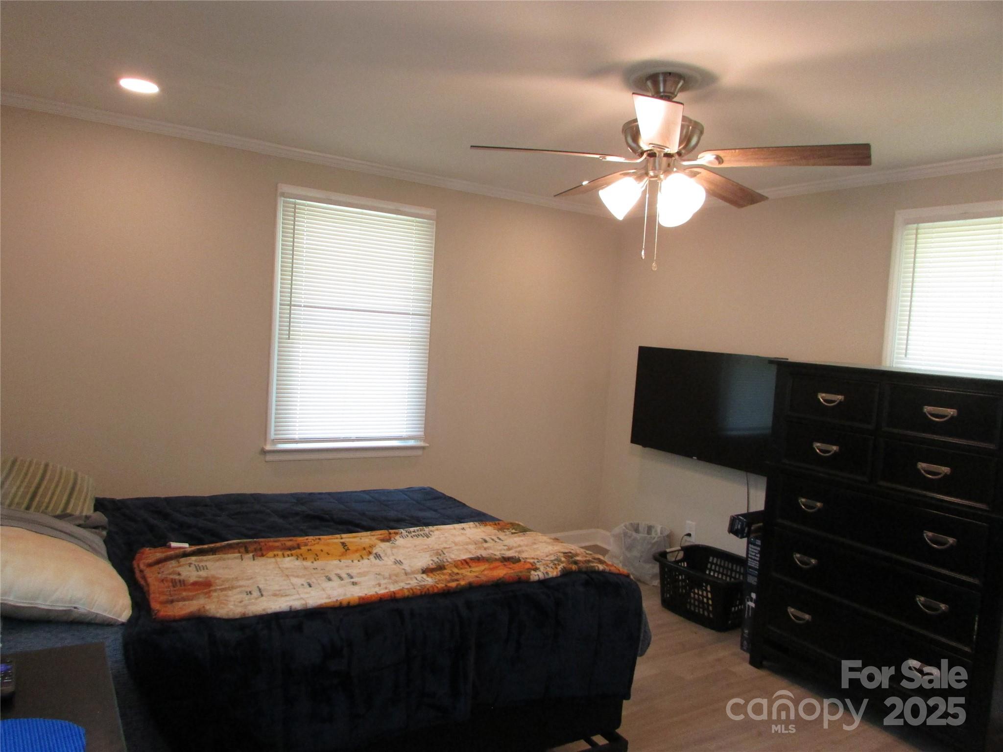 412 E Broad Street Property Photo 22