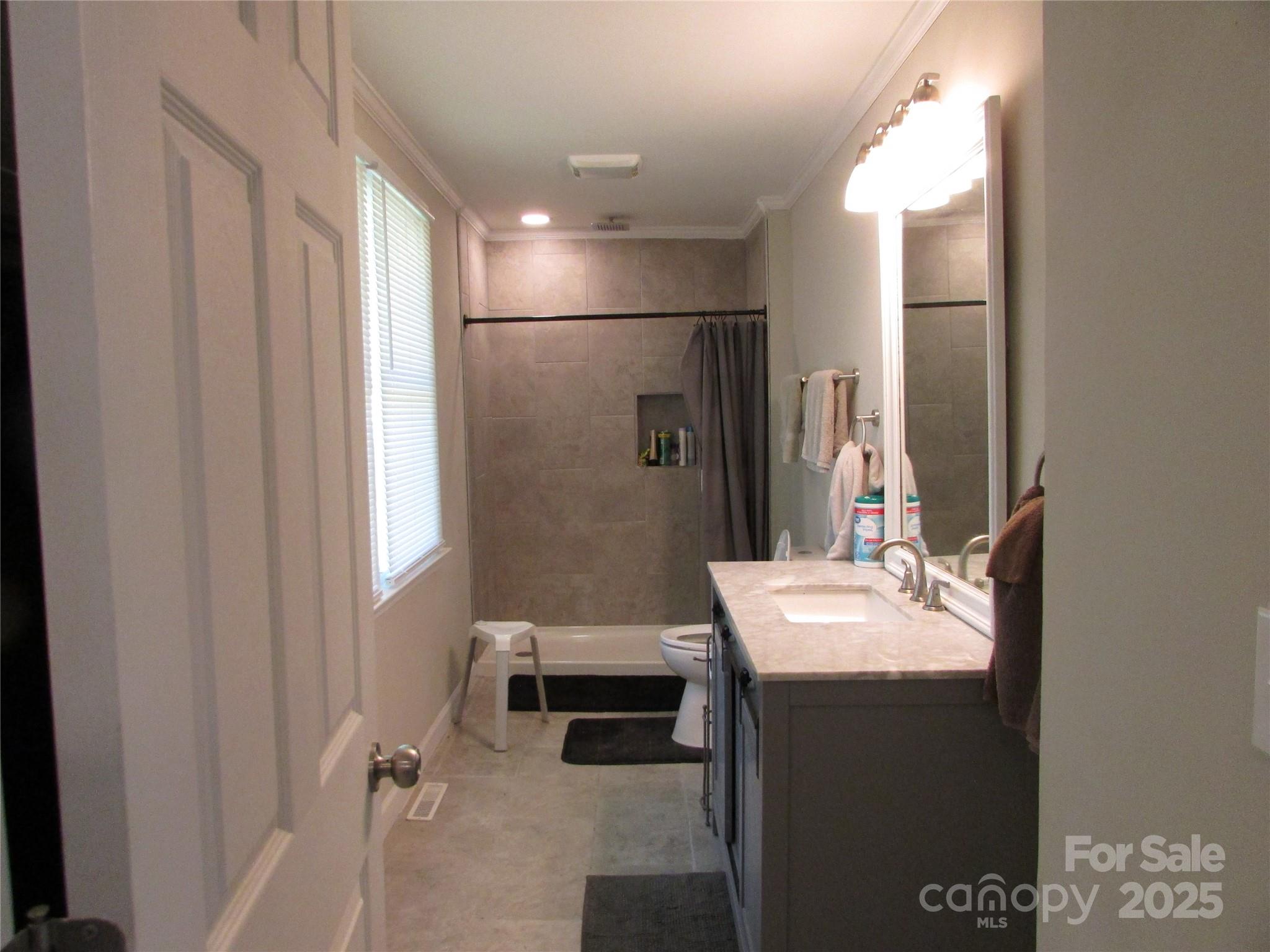 412 E Broad Street Property Photo 25