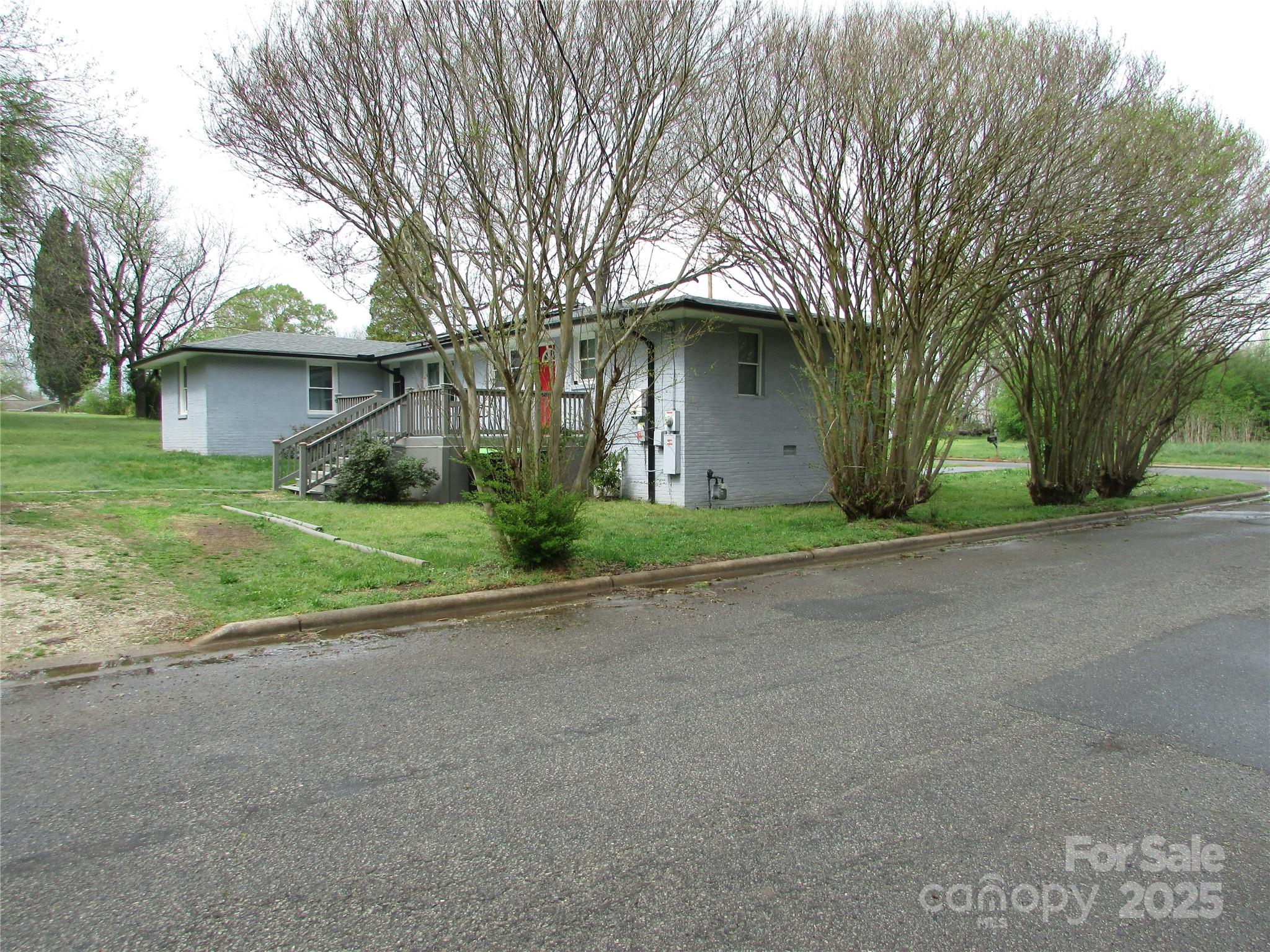 412 E Broad Street Property Photo 26