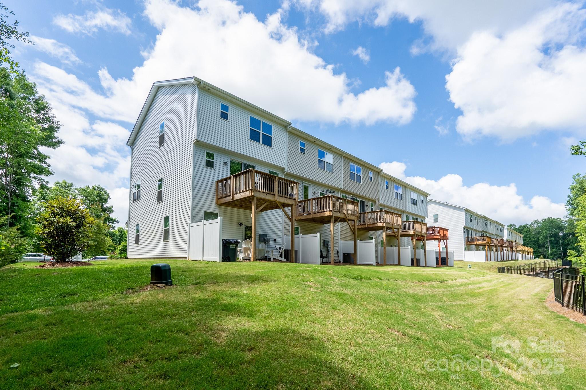 2932 Pirates Place Property Photo 40