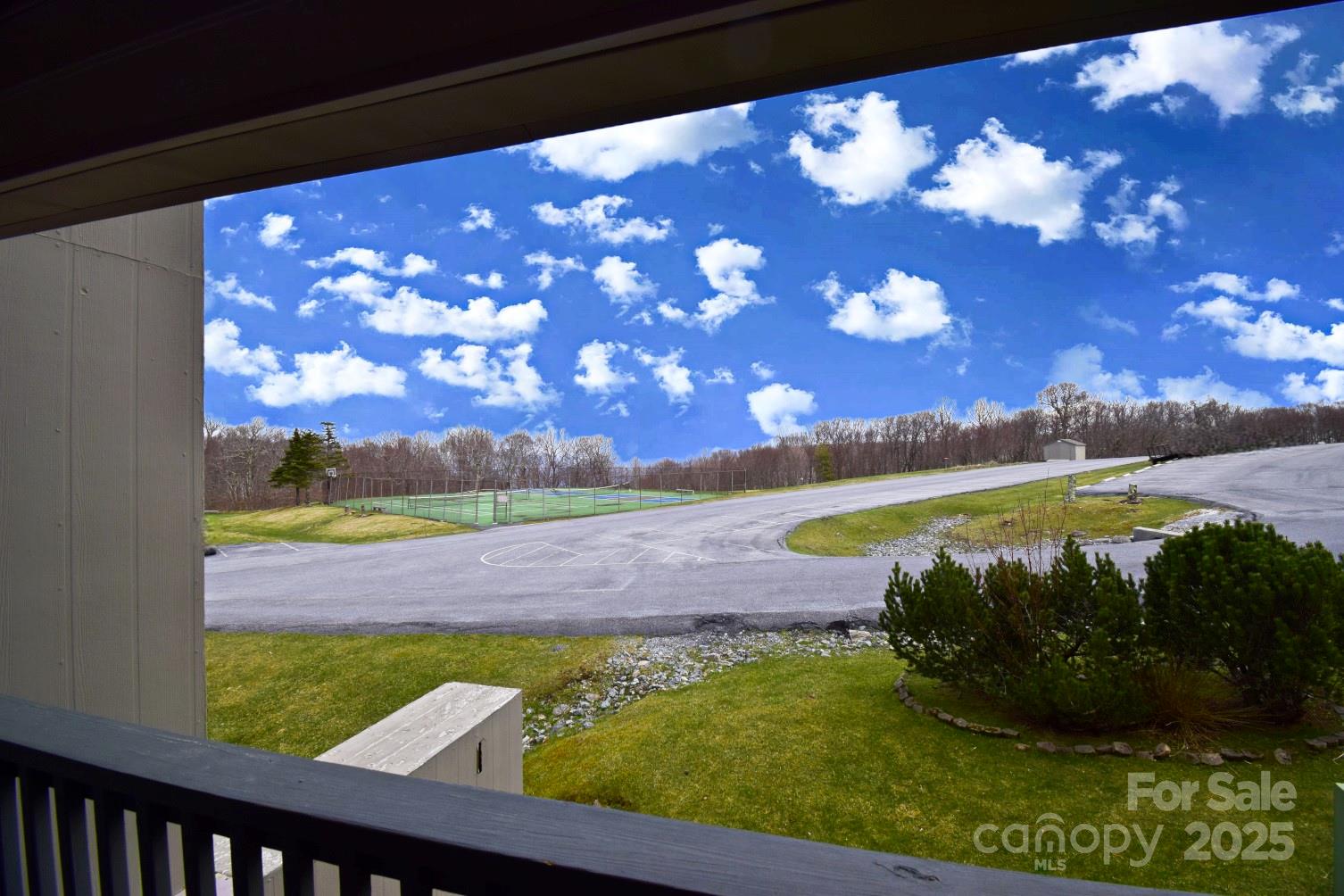 301 Pinnacle Inn Road 3130 Property Photo 6