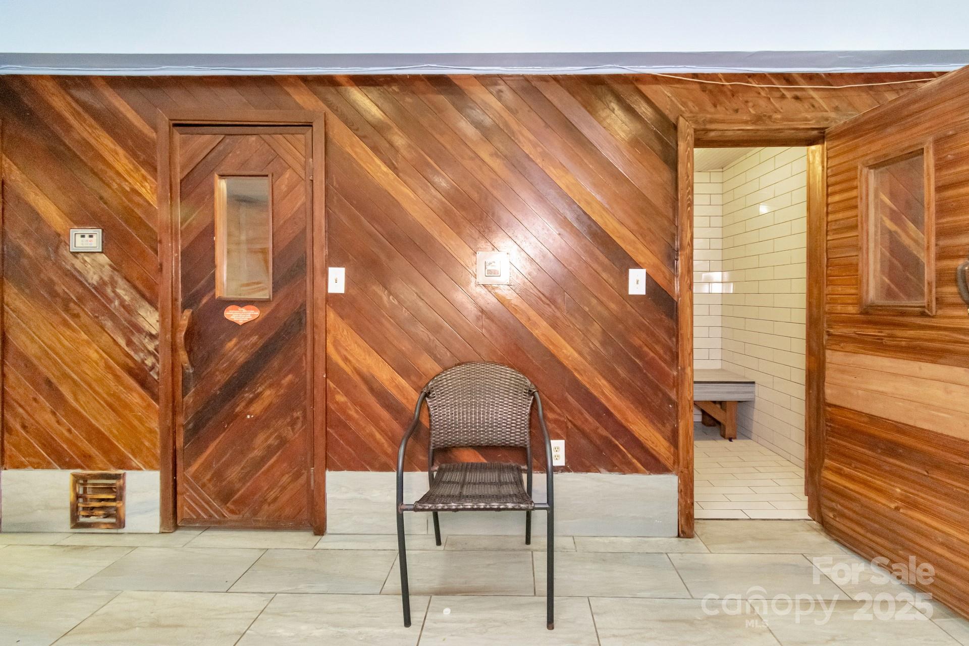 301 Pinnacle Inn Road 3130 Property Photo 28