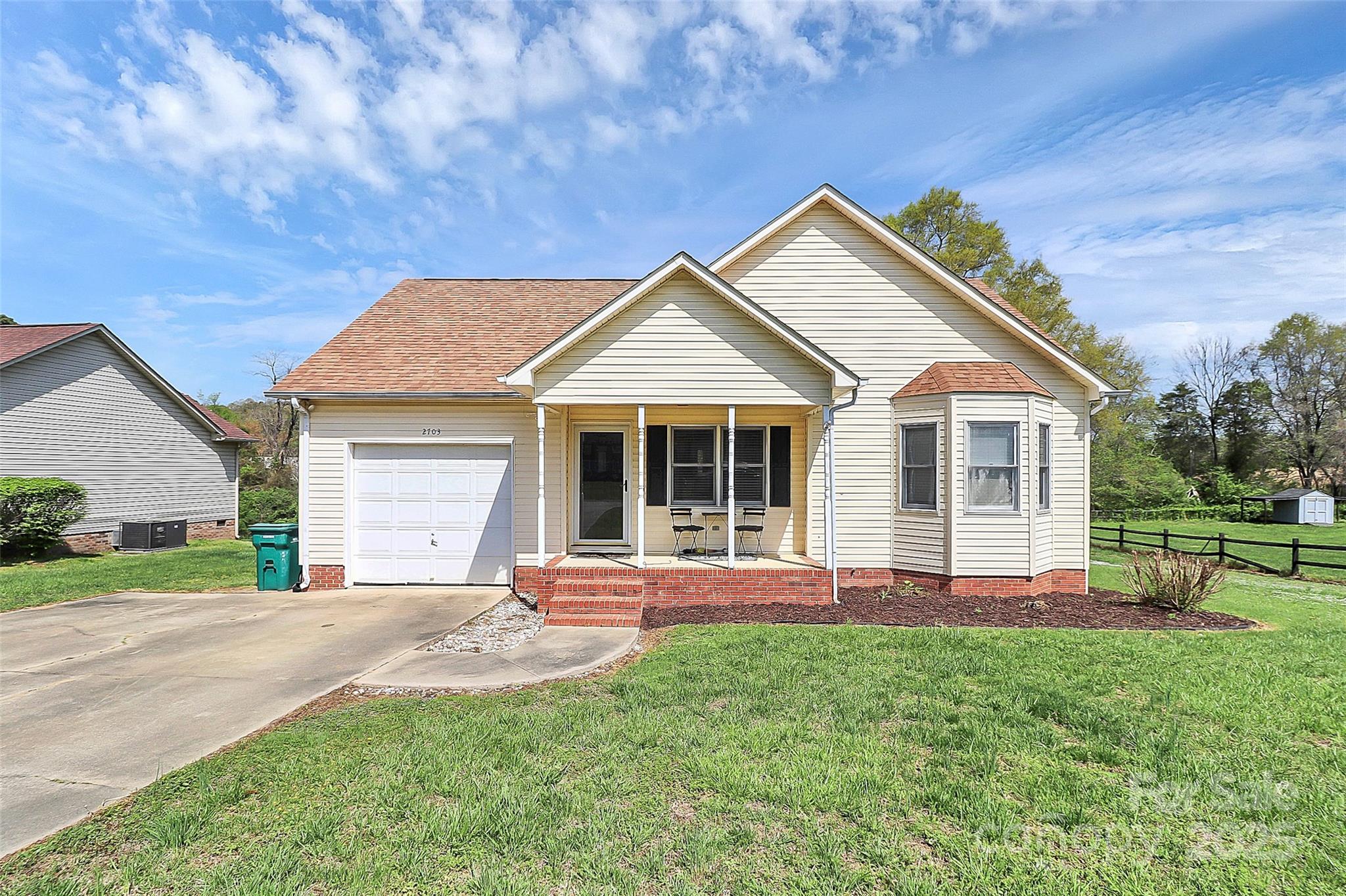 2703 Plantation Way Property Photo