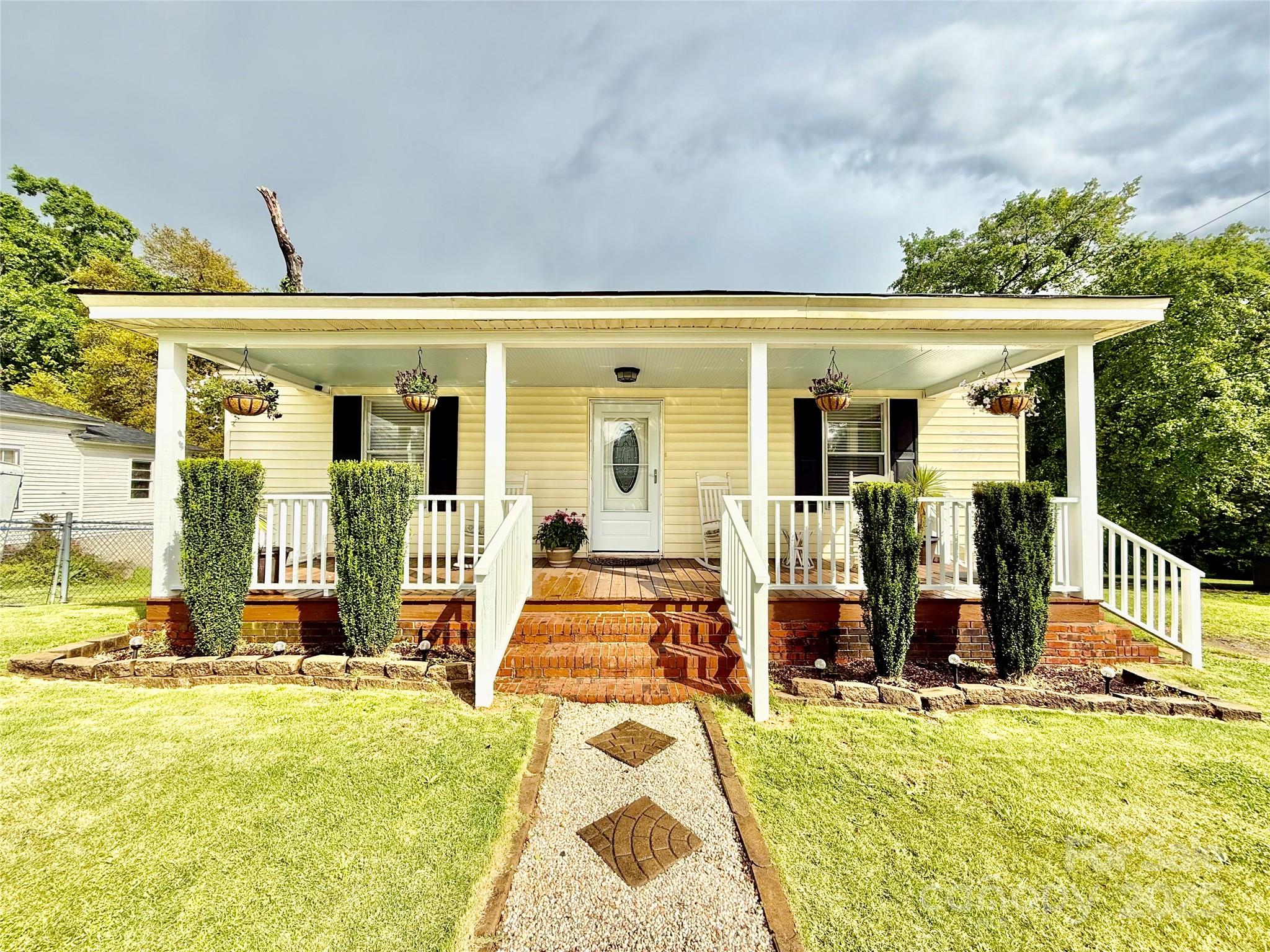45 Oak Street Property Photo