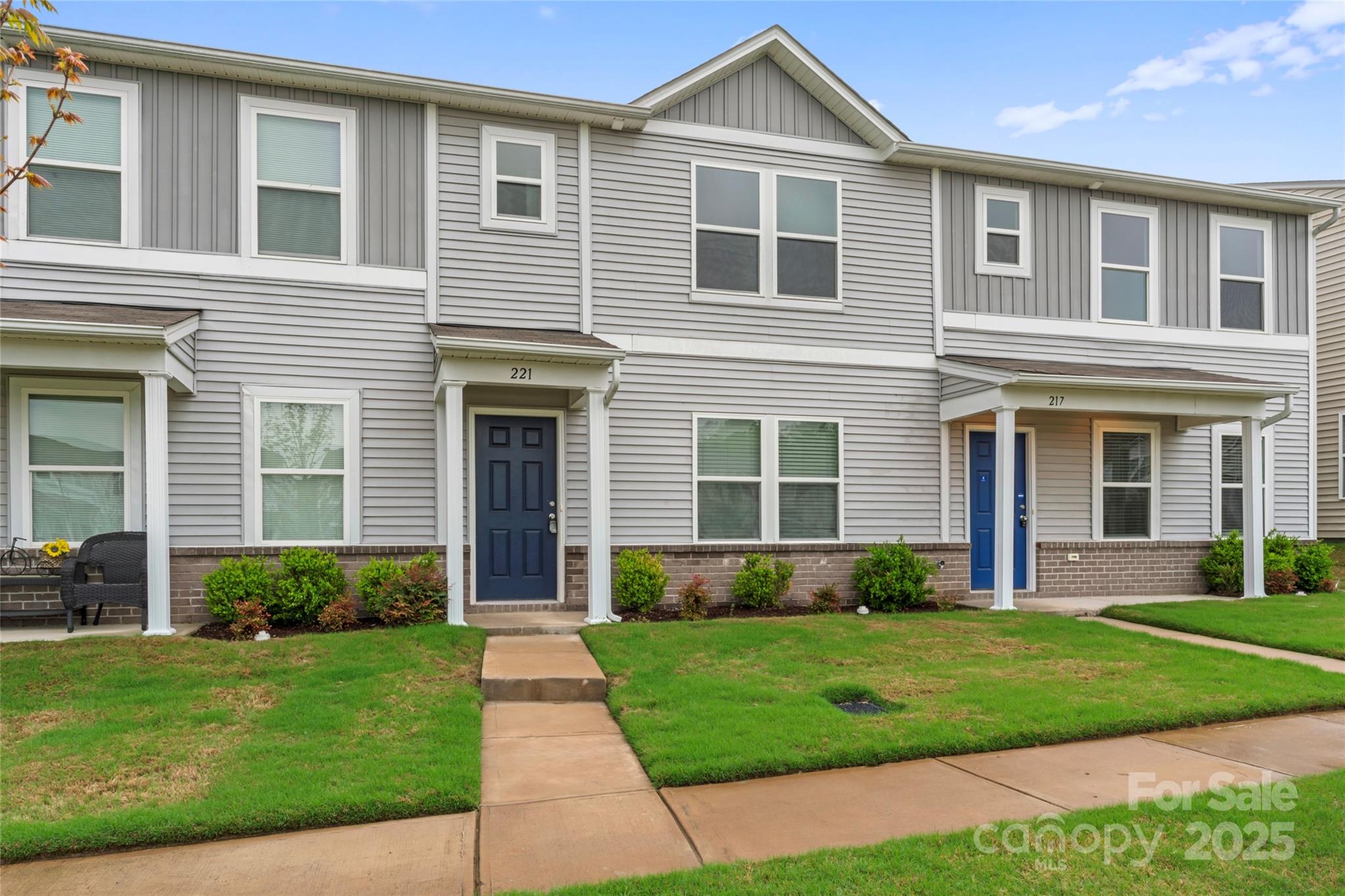 Ashton Manor Real Estate Listings Main Image