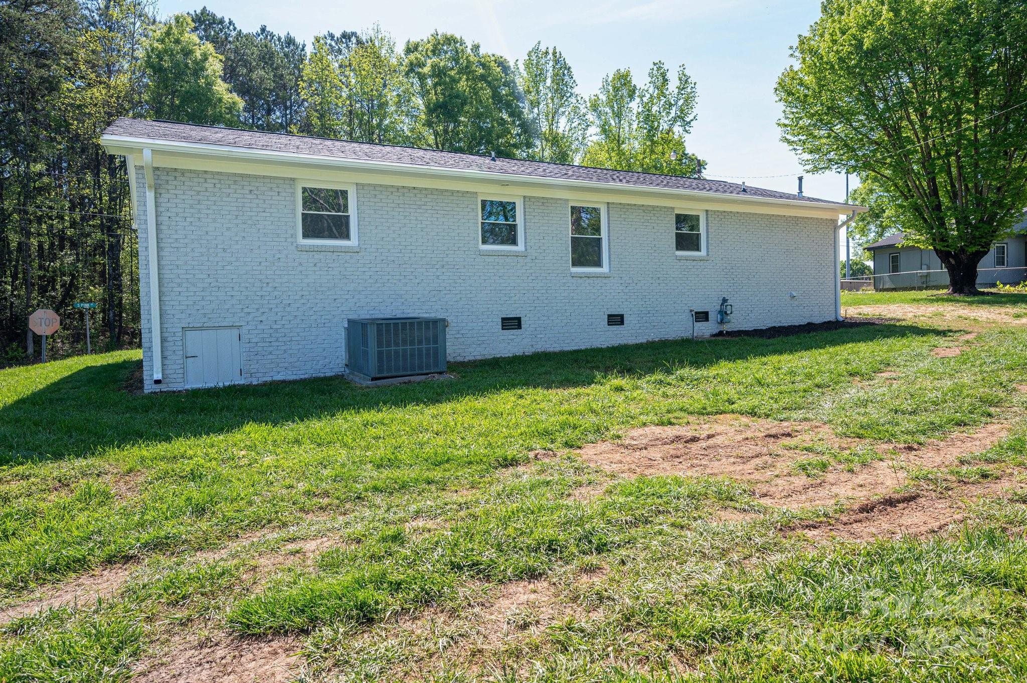 692 S Pink Street Property Photo 29