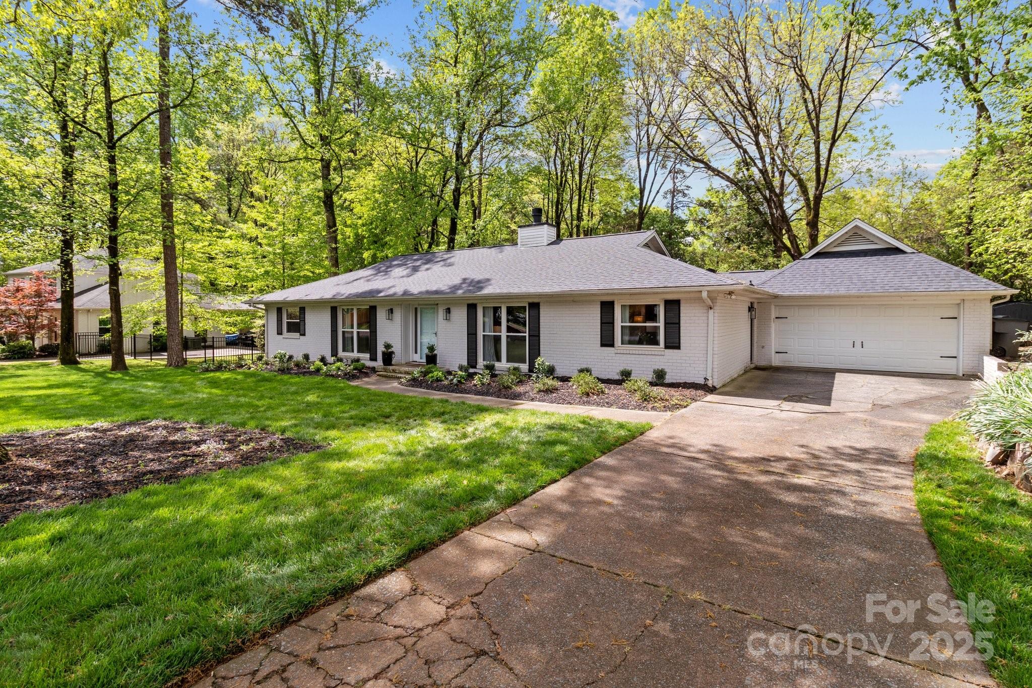 641 Charter Place Property Photo