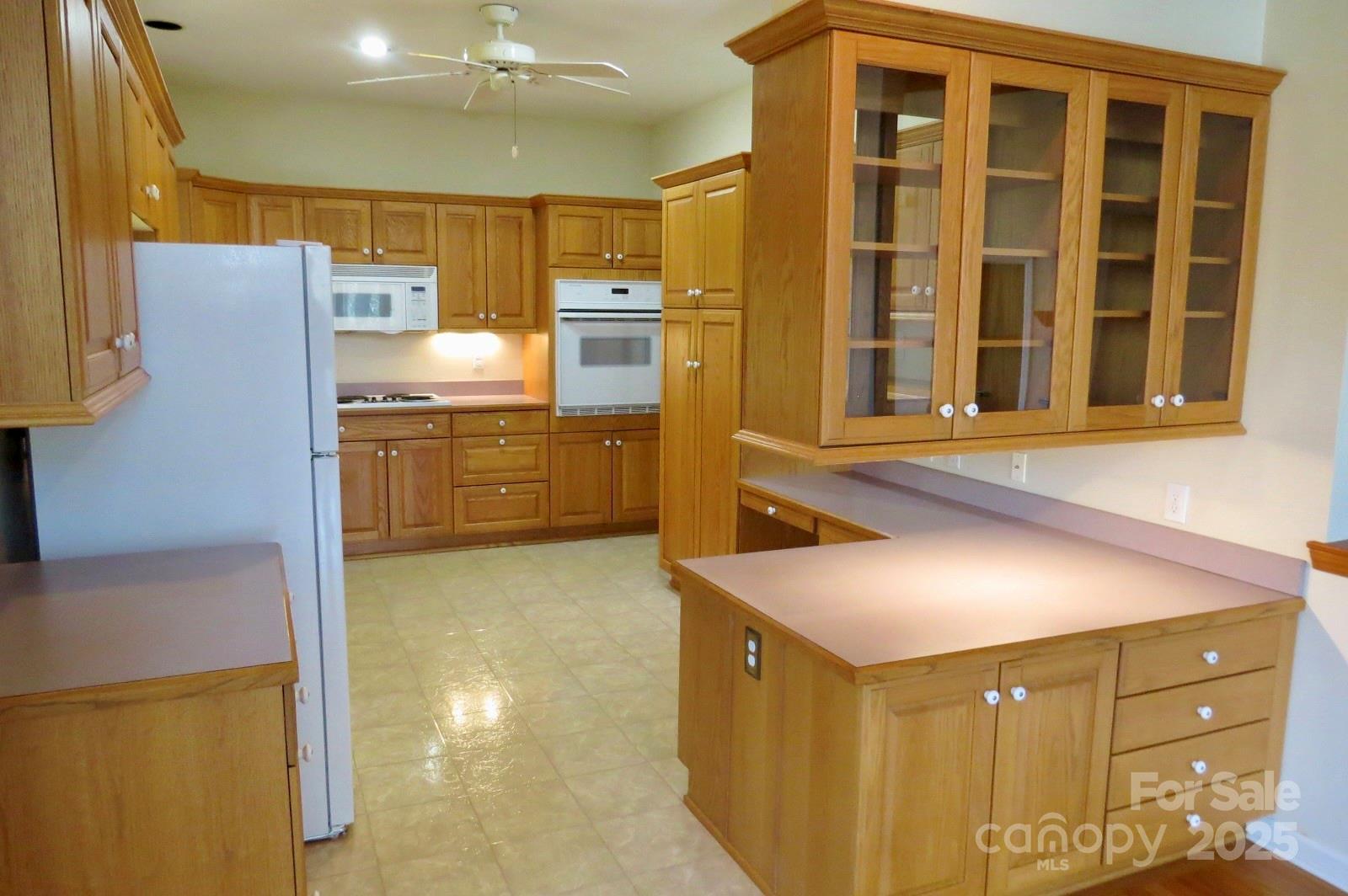 422 Lakeside Drive L015, L016 Property Photo 16