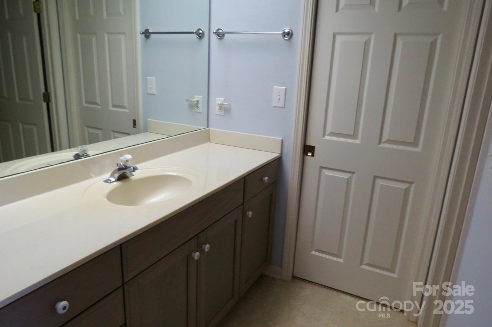 422 Lakeside Drive L015, L016 Property Photo 30