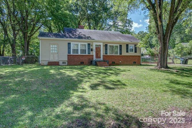 1308 Lineberger Avenue Property Photo 1