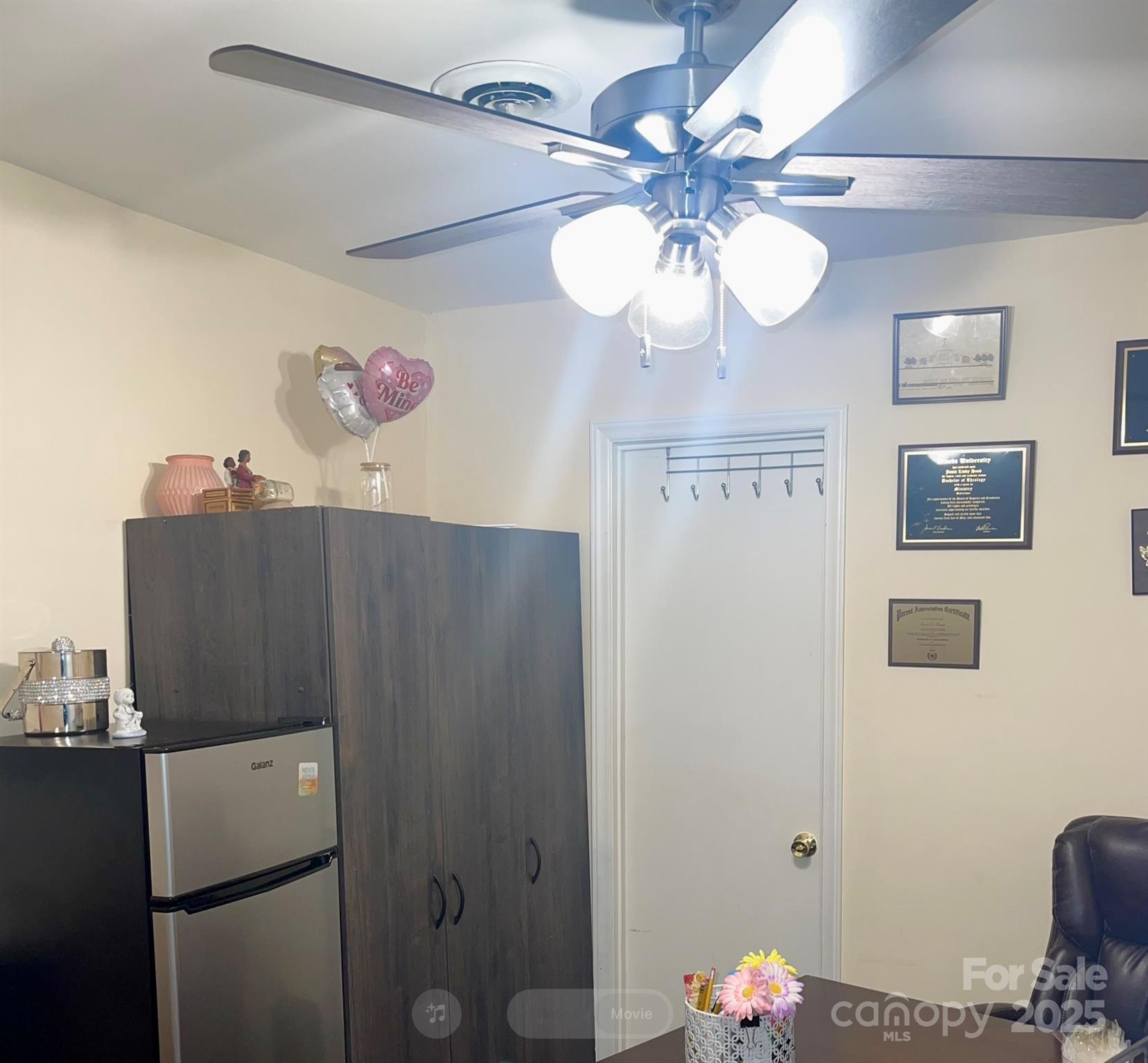 327 Stonewall Avenue Property Photo 10