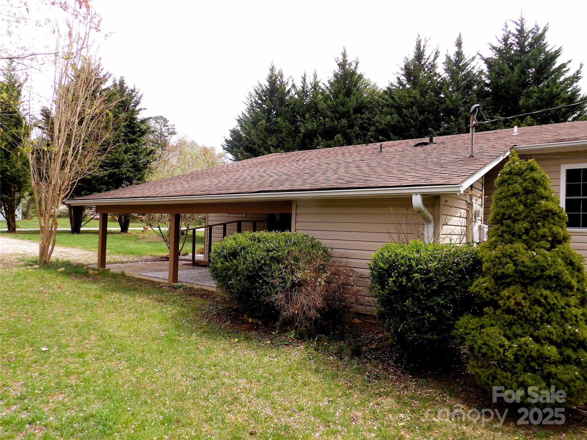 106 Pinetree Drive Property Photo 4