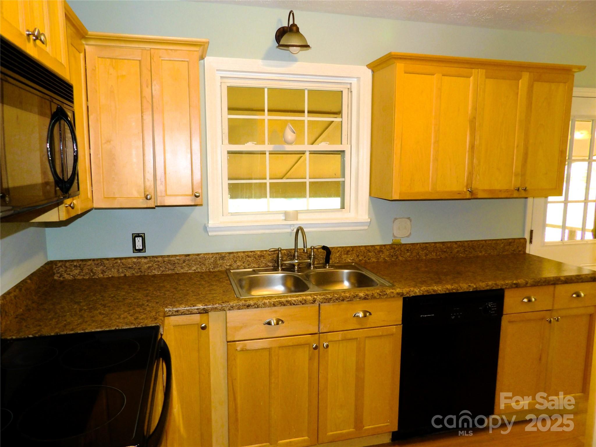 106 Pinetree Drive Property Photo 9