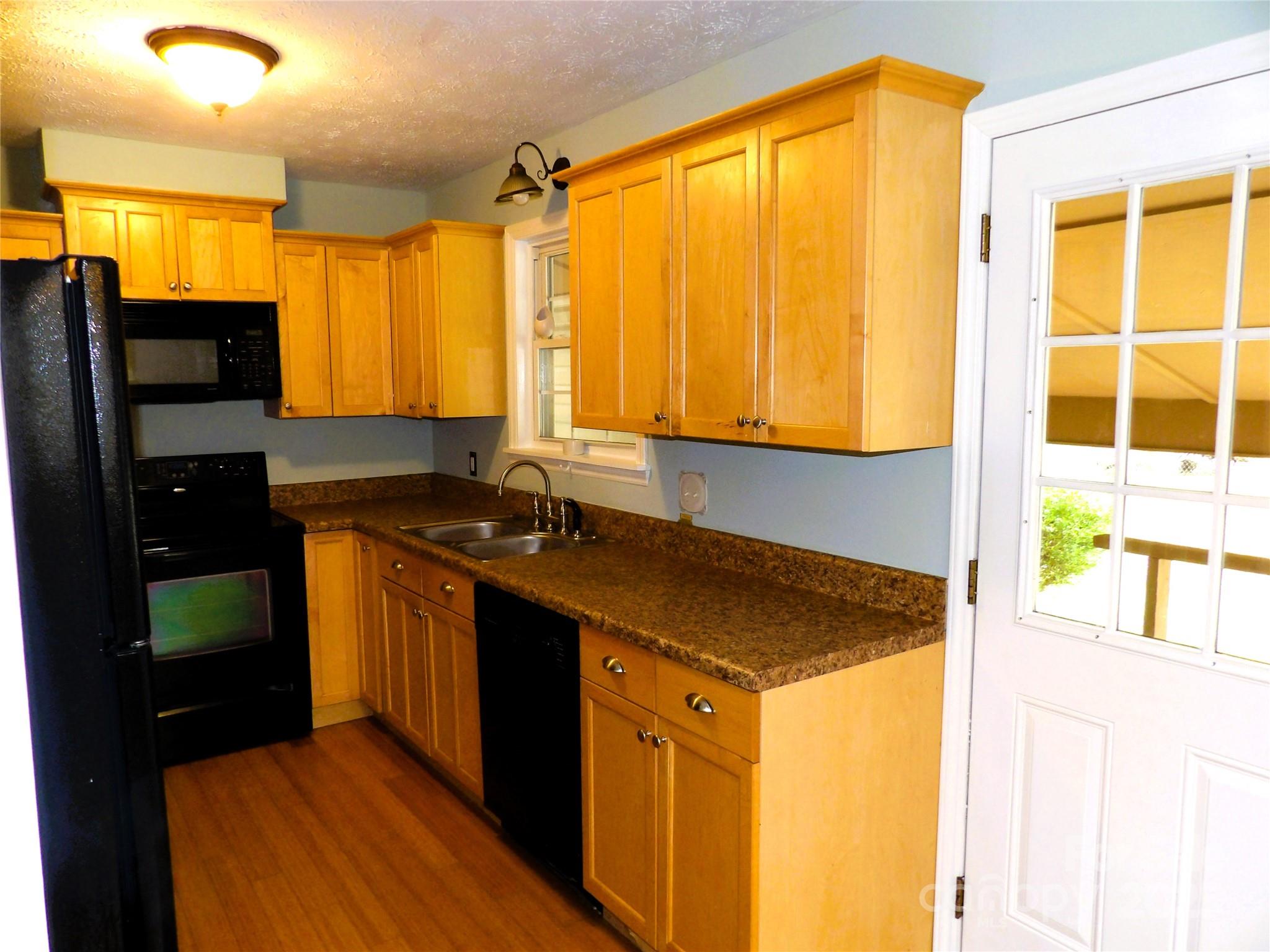106 Pinetree Drive Property Photo 10
