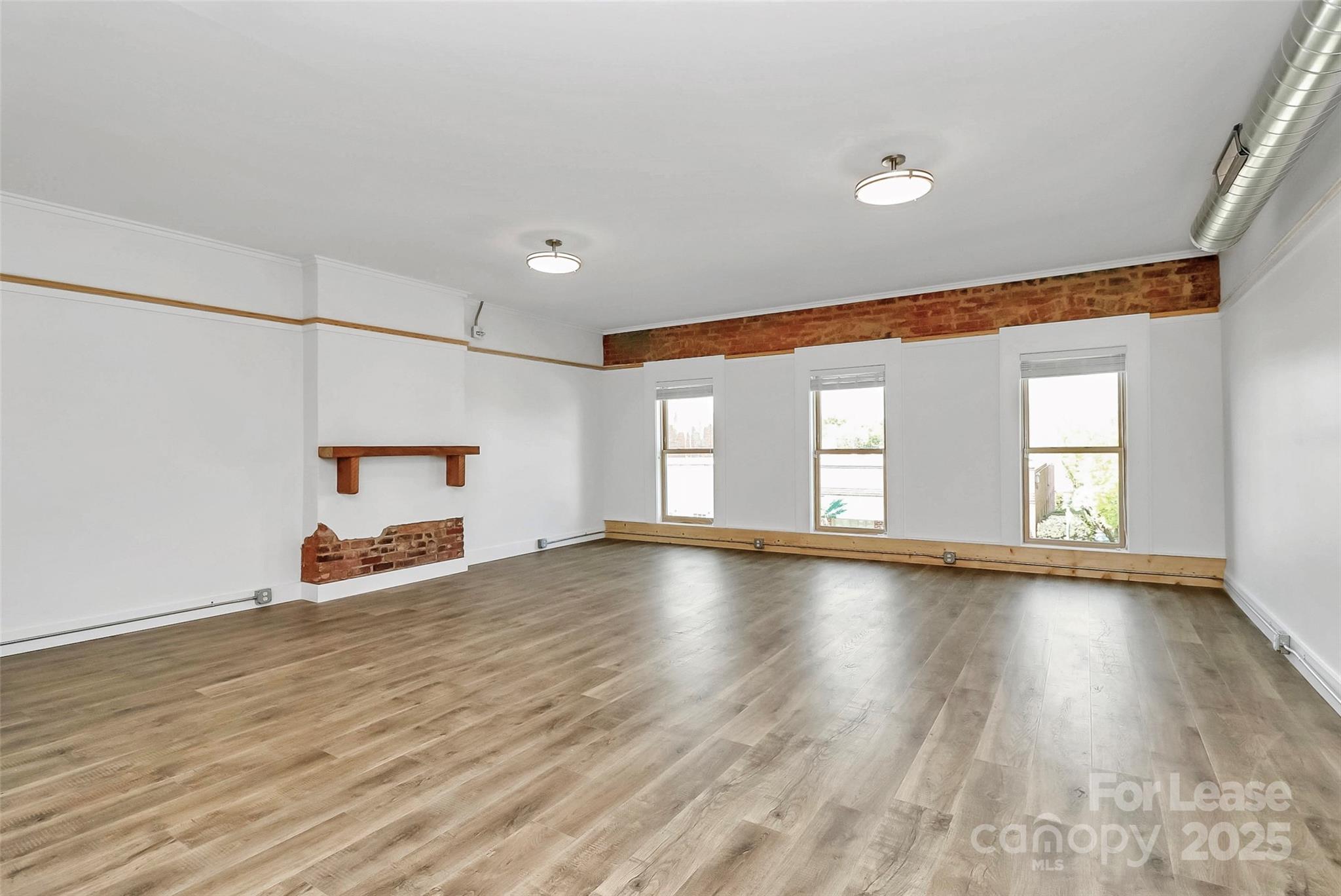 110 N Main Street Property Photo