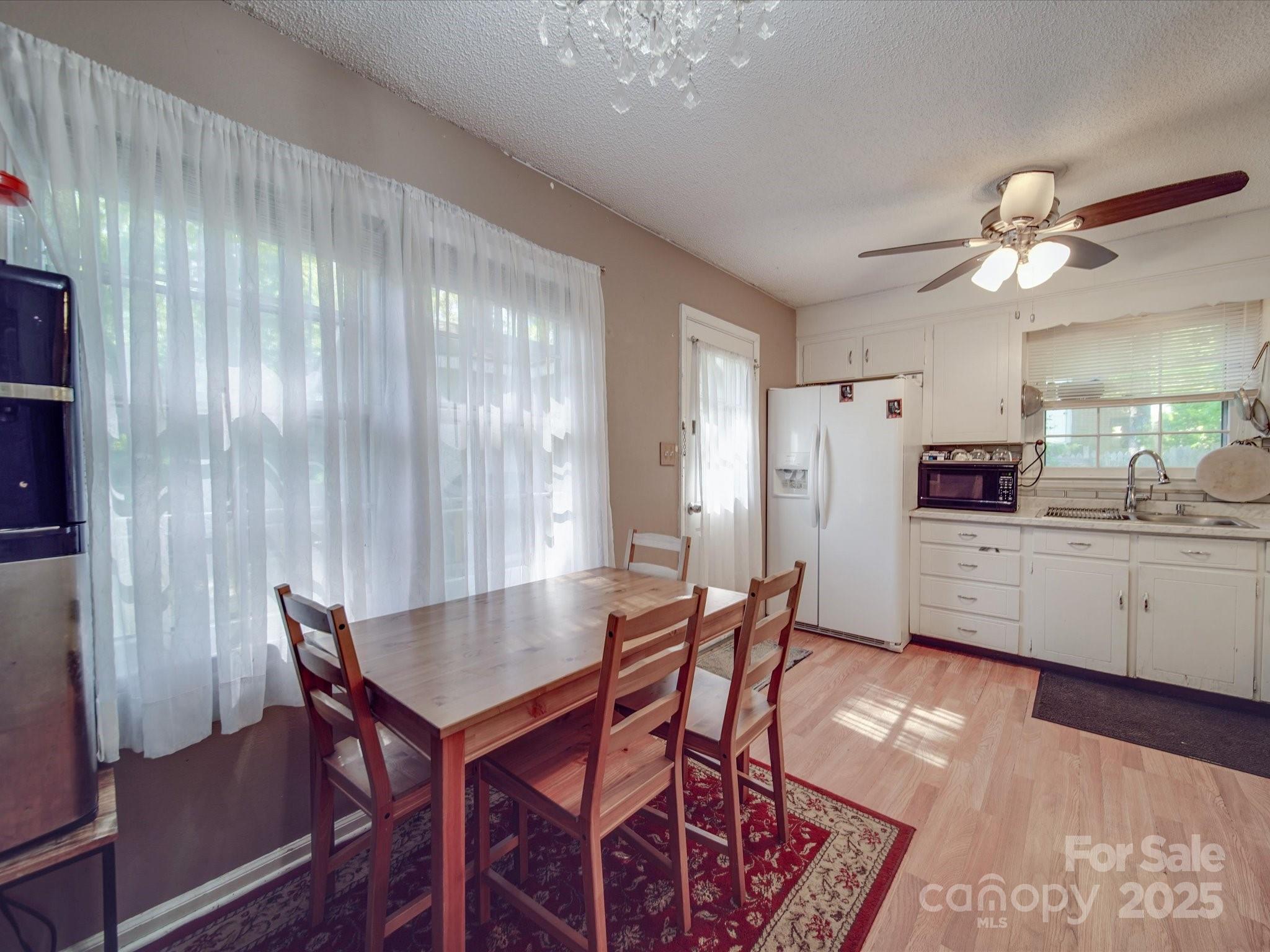 6820 Elm Forest Drive Property Photo 13