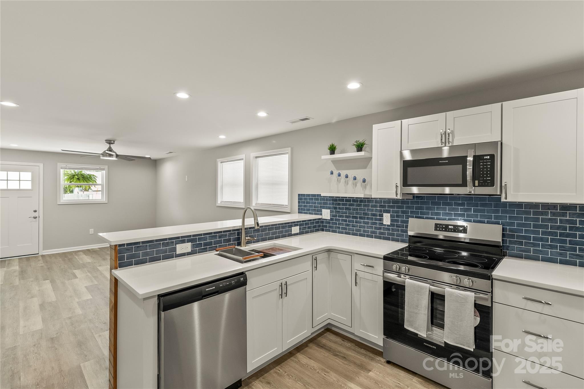 109 W Poplar Street Property Photo 1