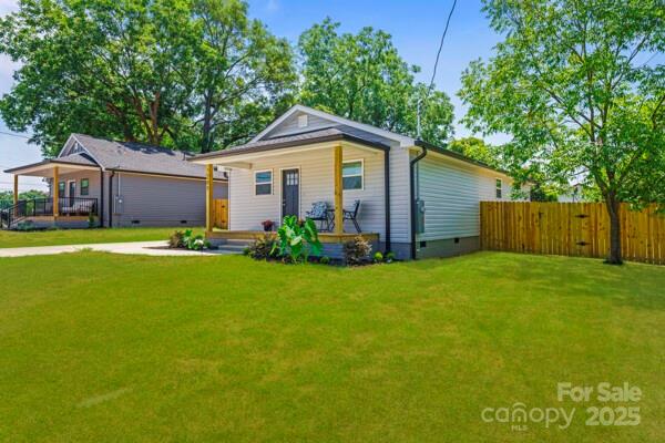 109 W Poplar Street Property Photo 7