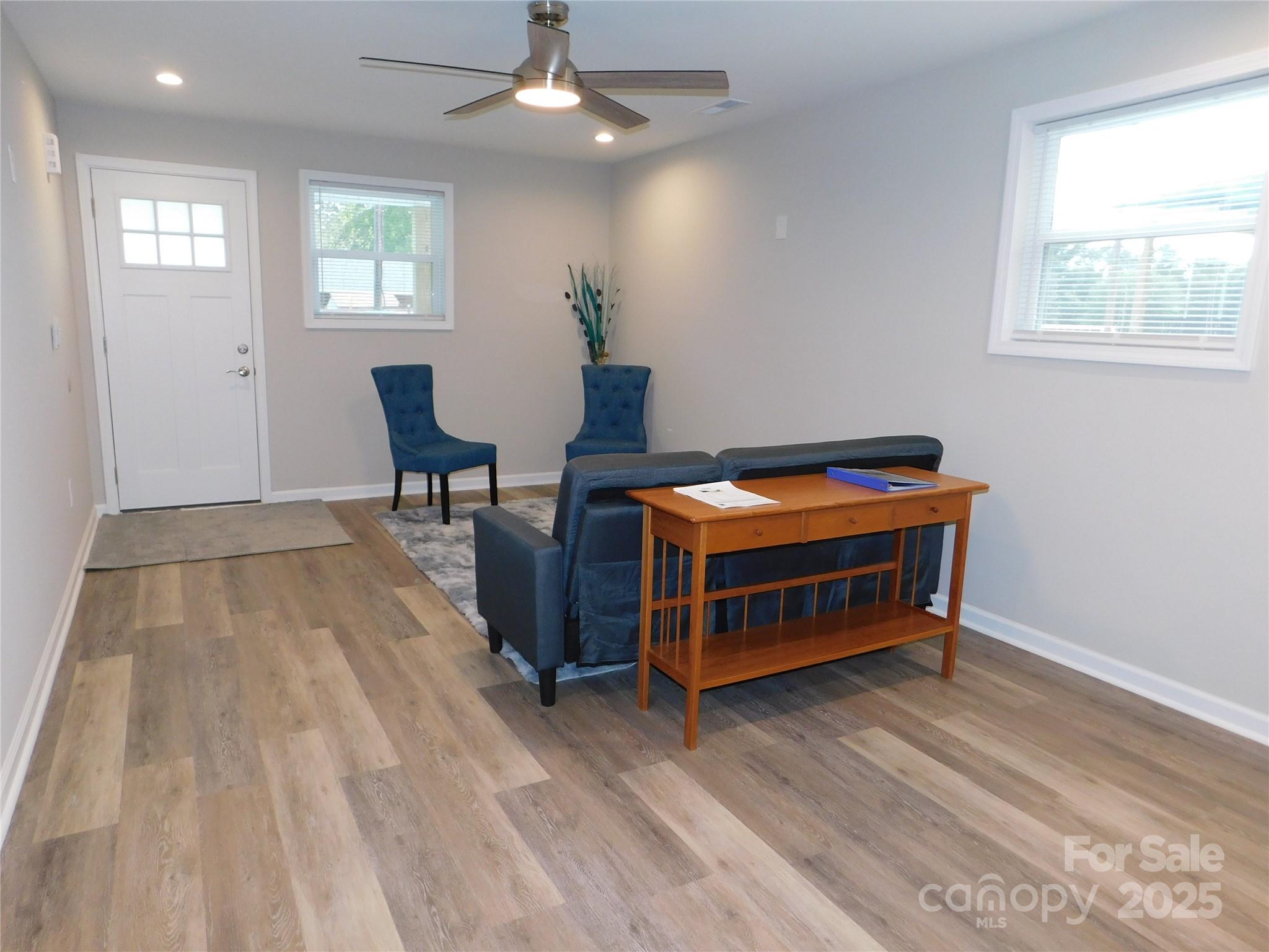 109 W Poplar Street Property Photo 11