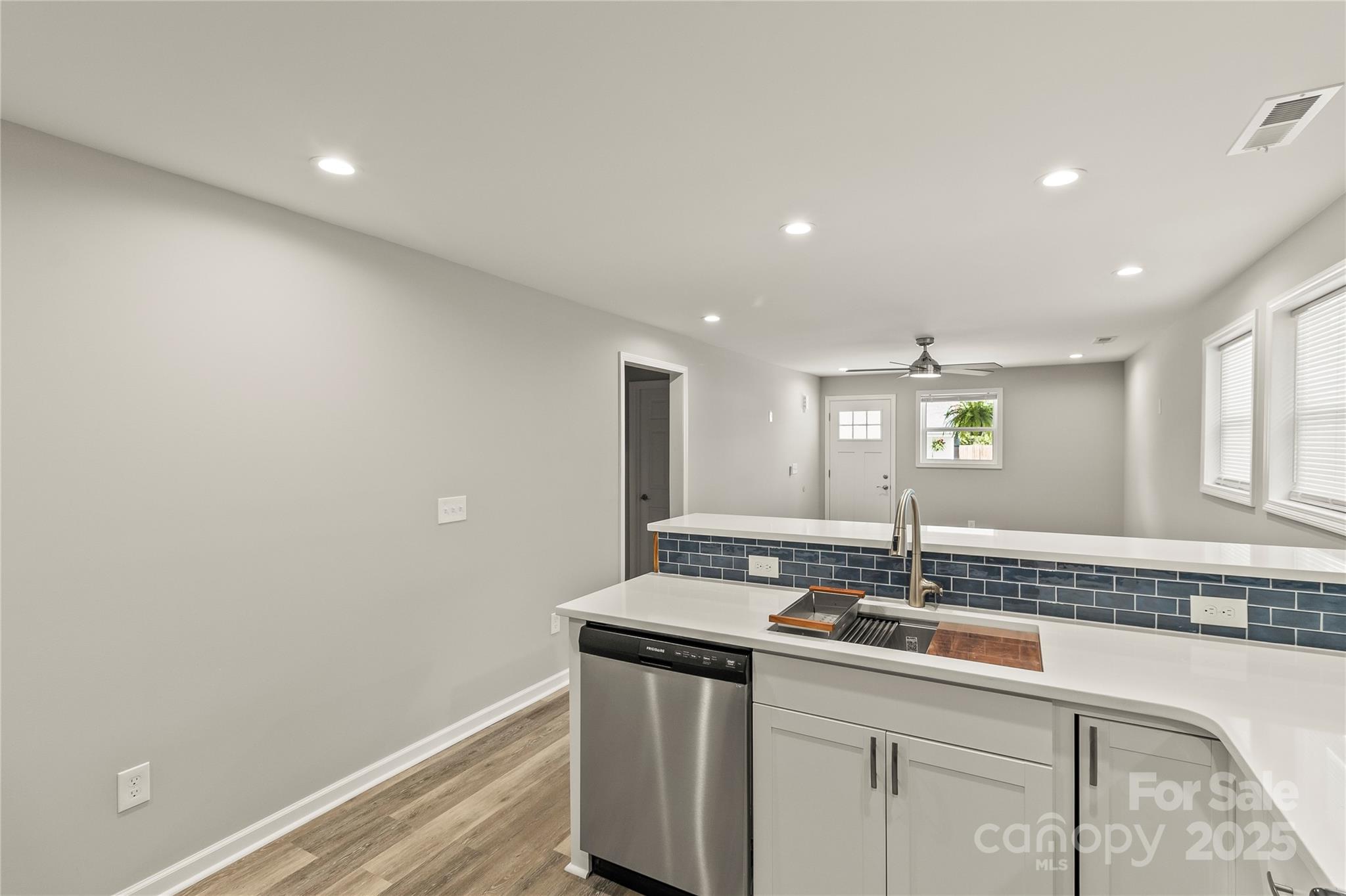 109 W Poplar Street Property Photo 14