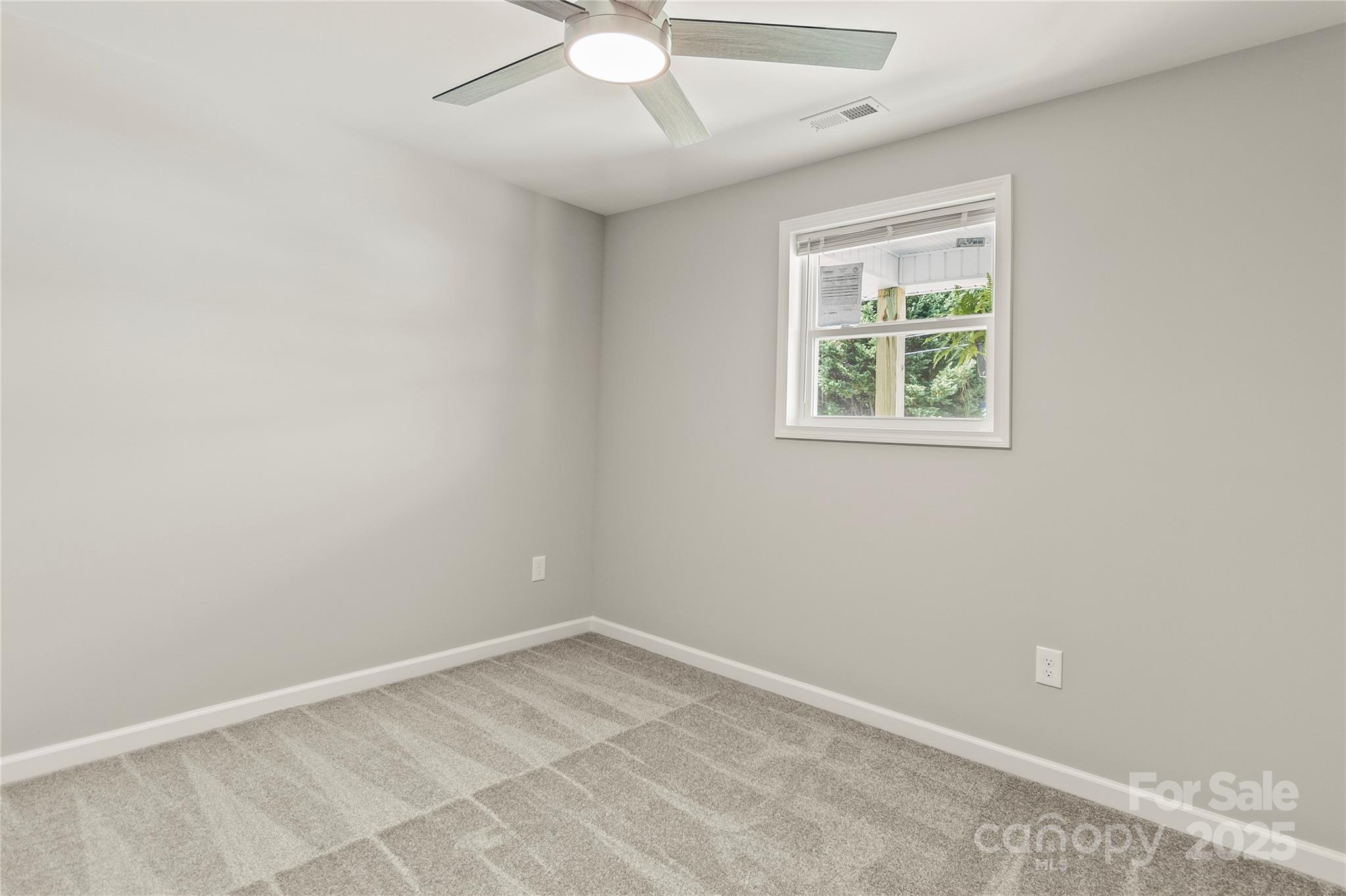 109 W Poplar Street Property Photo 29