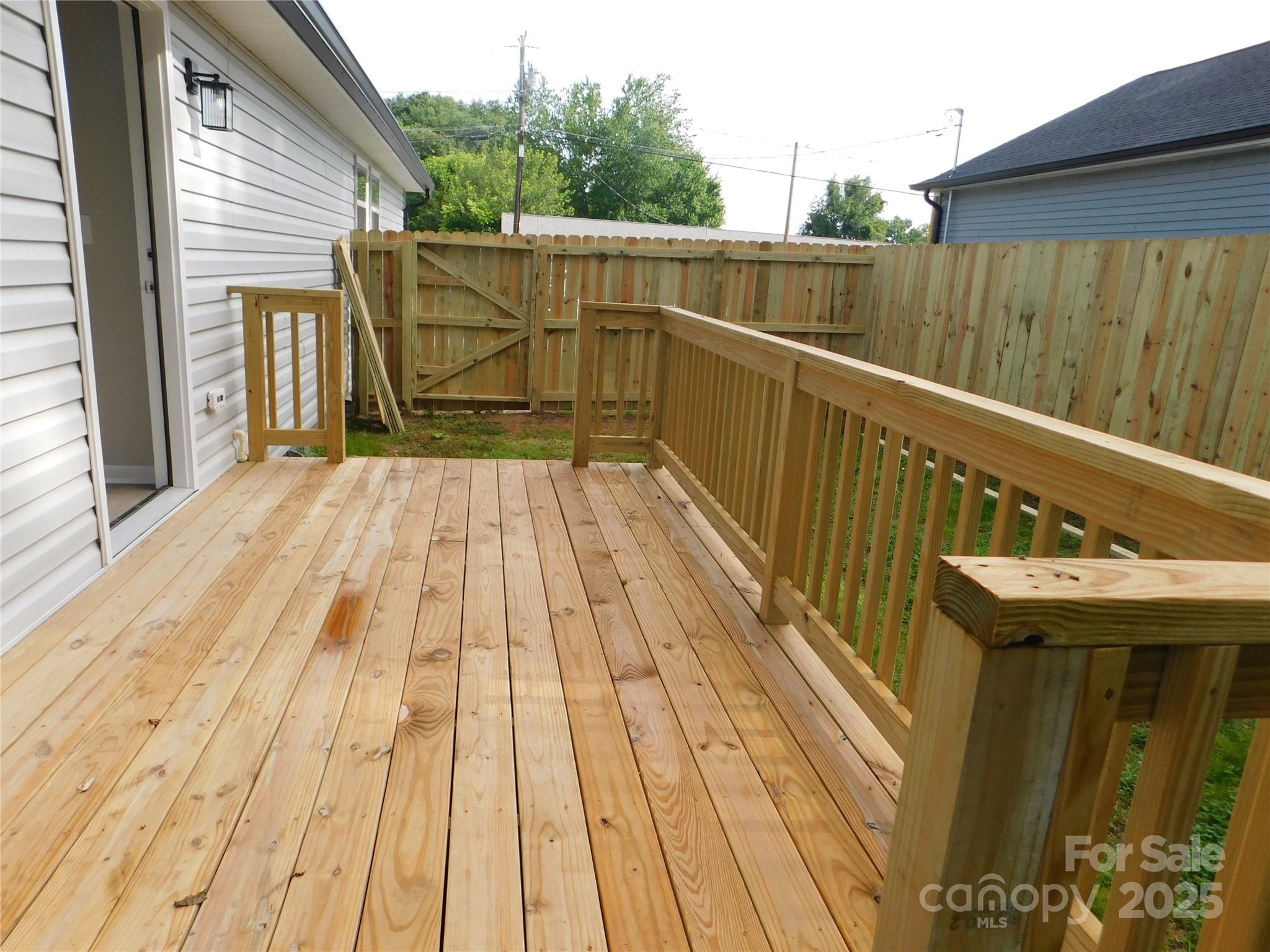 109 W Poplar Street Property Photo 37