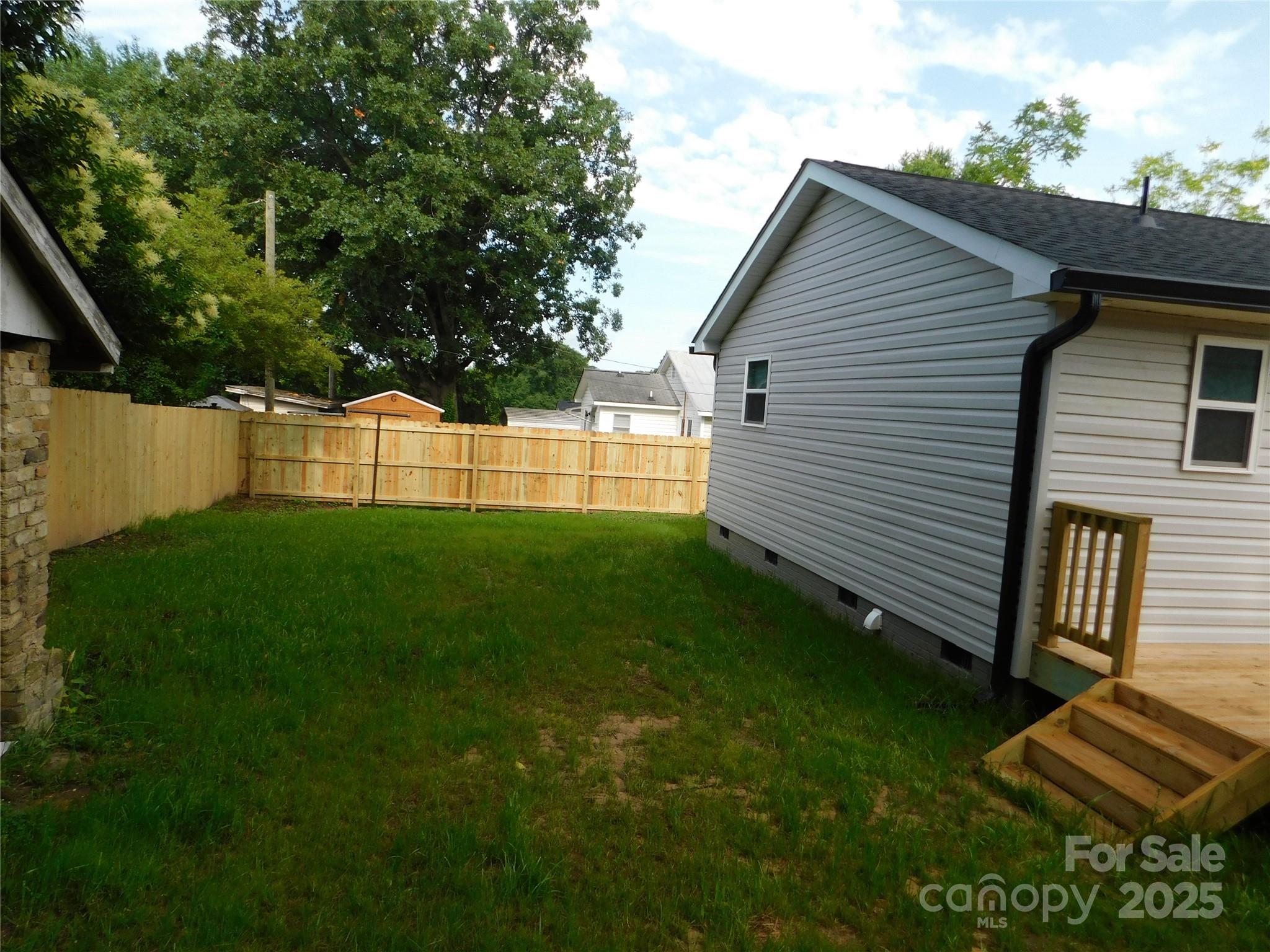 109 W Poplar Street Property Photo 39