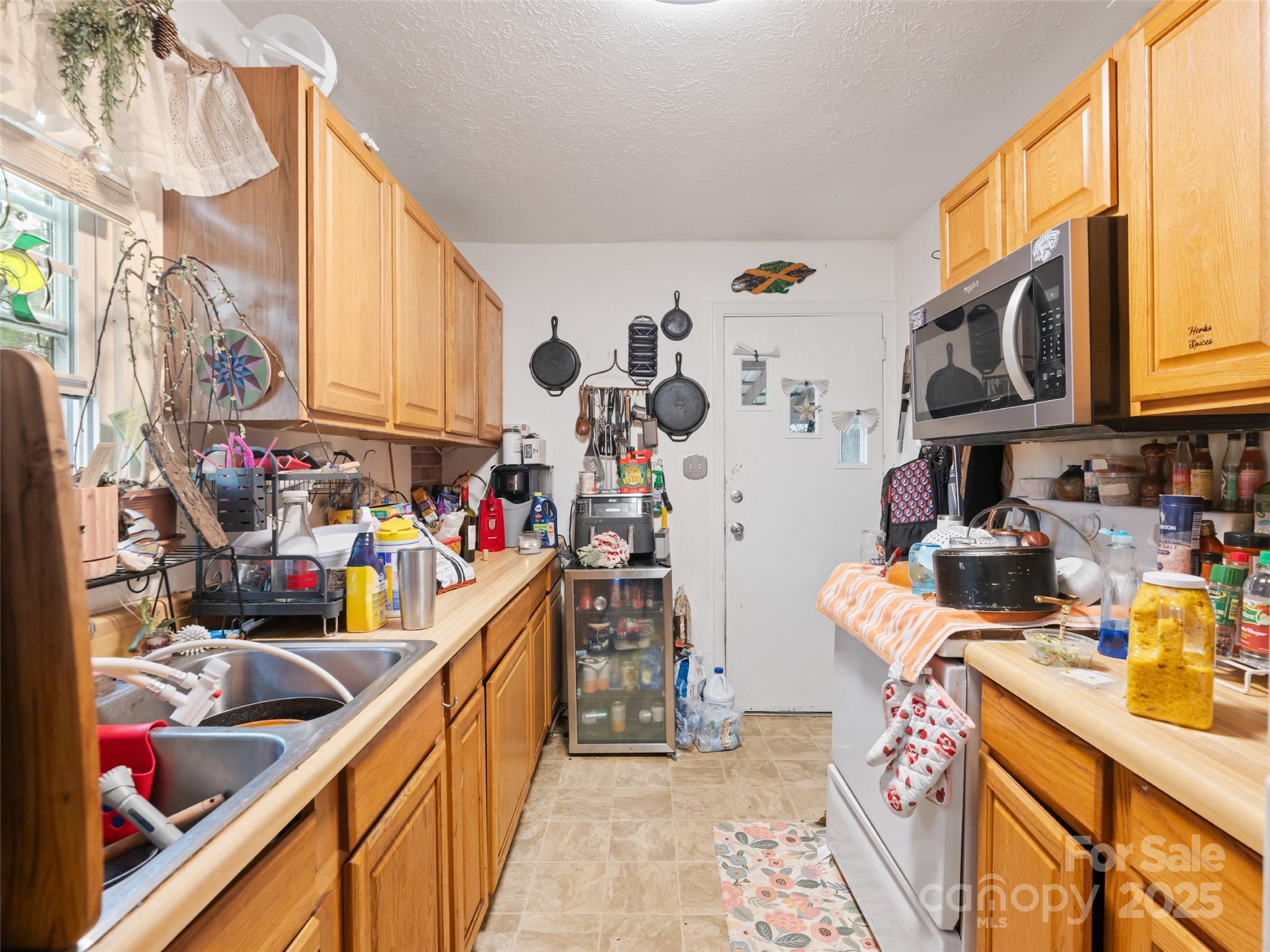 621 A,b,c & 623 Price Road Property Photo 10