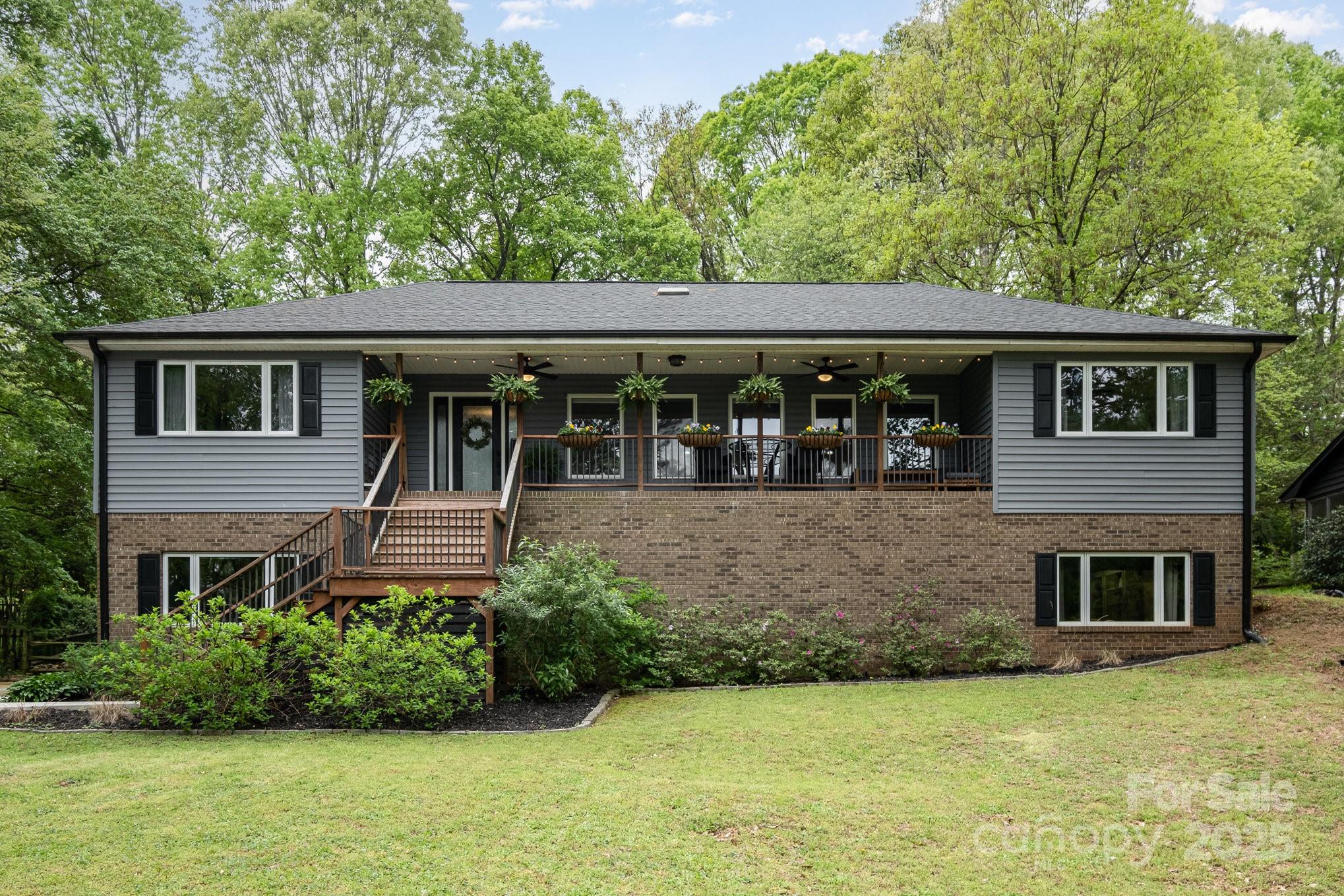 4517 Lake Shore Road Property Photo 1