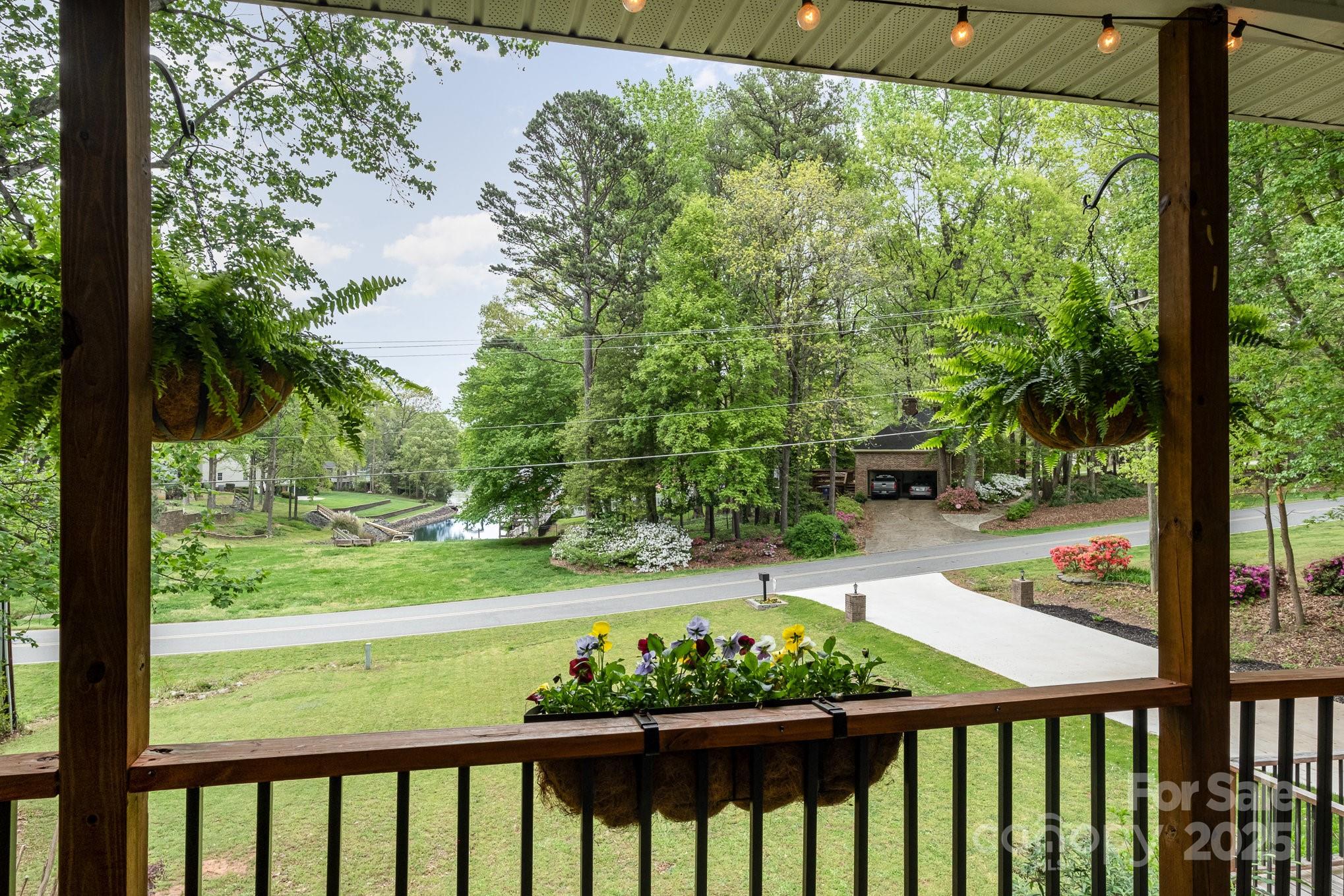 4517 Lake Shore Road Property Photo 6