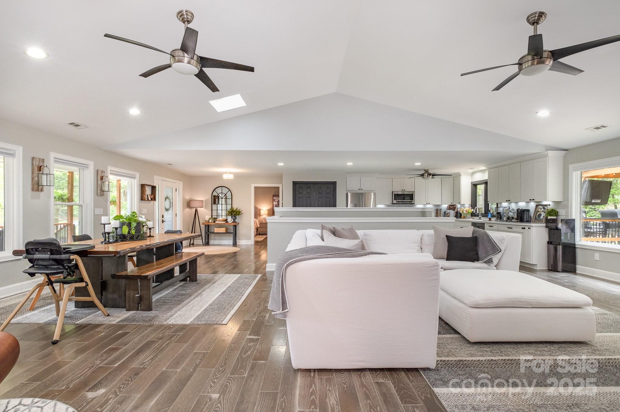 4517 Lake Shore Road Property Photo 13