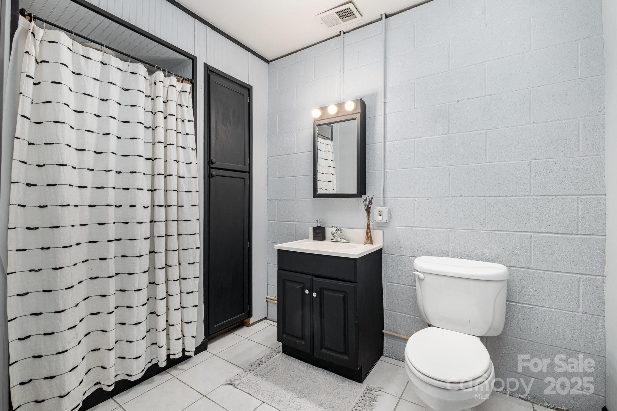 4517 Lake Shore Road Property Photo 36