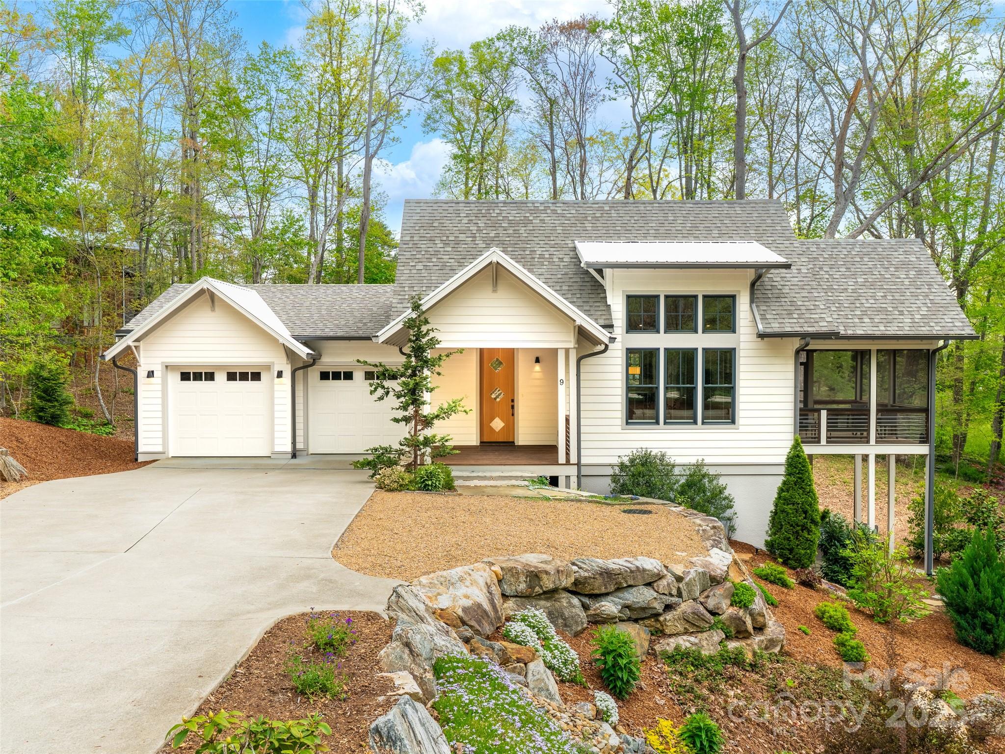 9 La Grange Drive Property Photo
