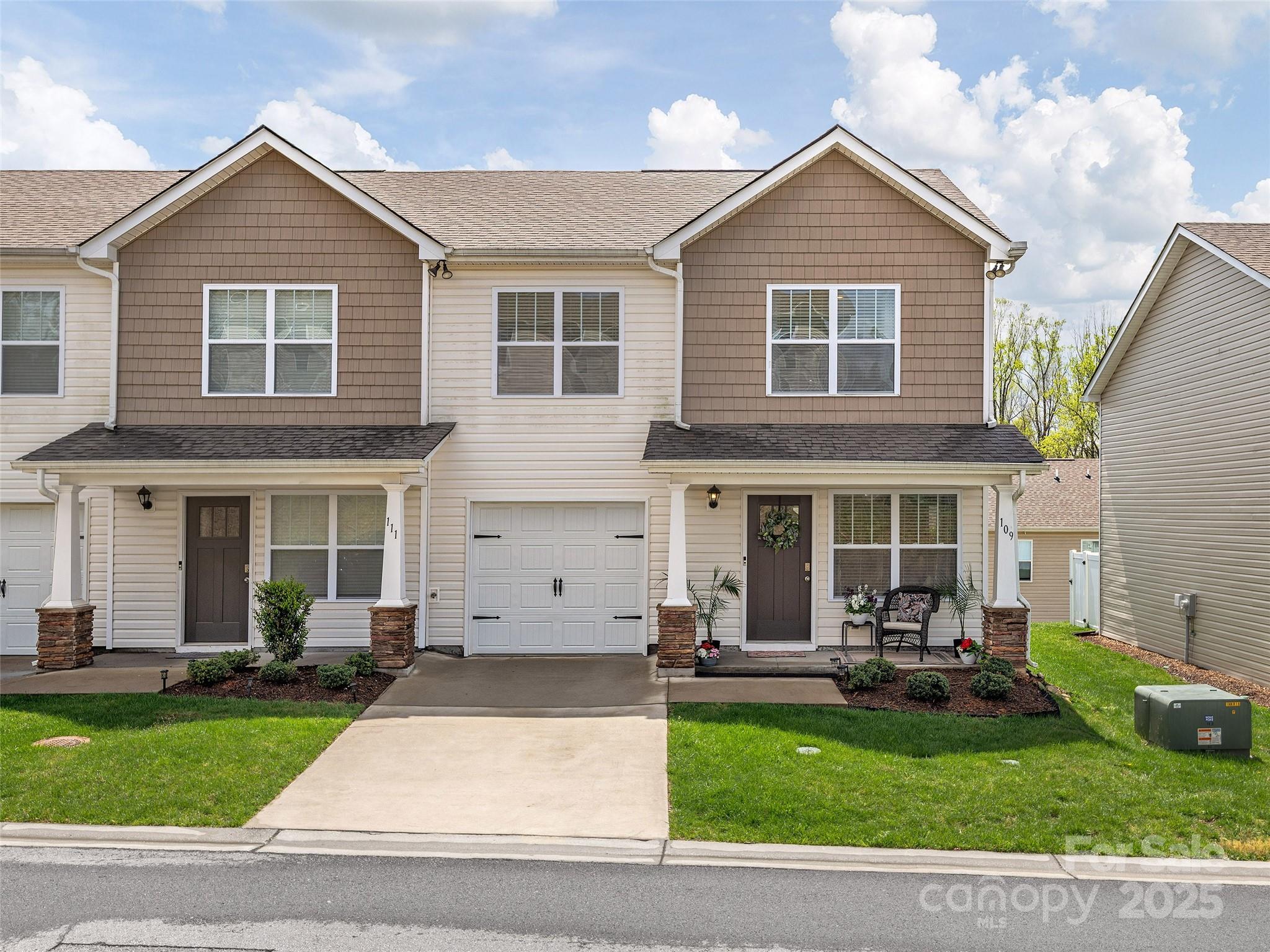 109 Whispering Way Property Photo