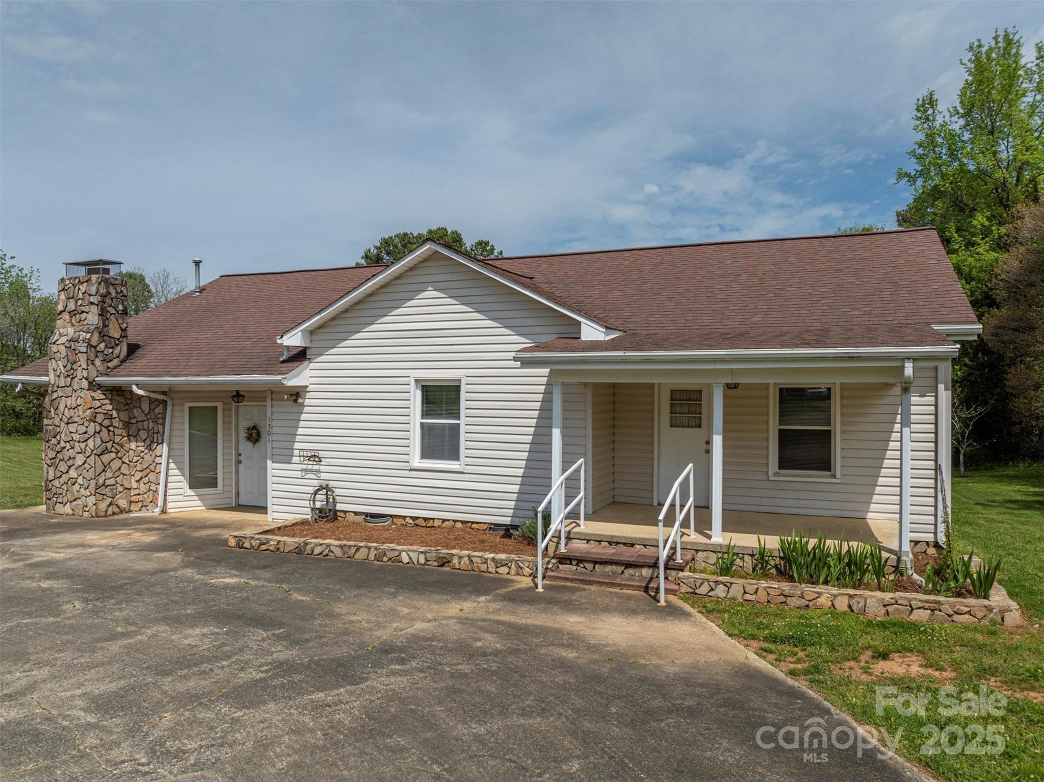 1501 Nc Hwy 73 Highway Property Photo