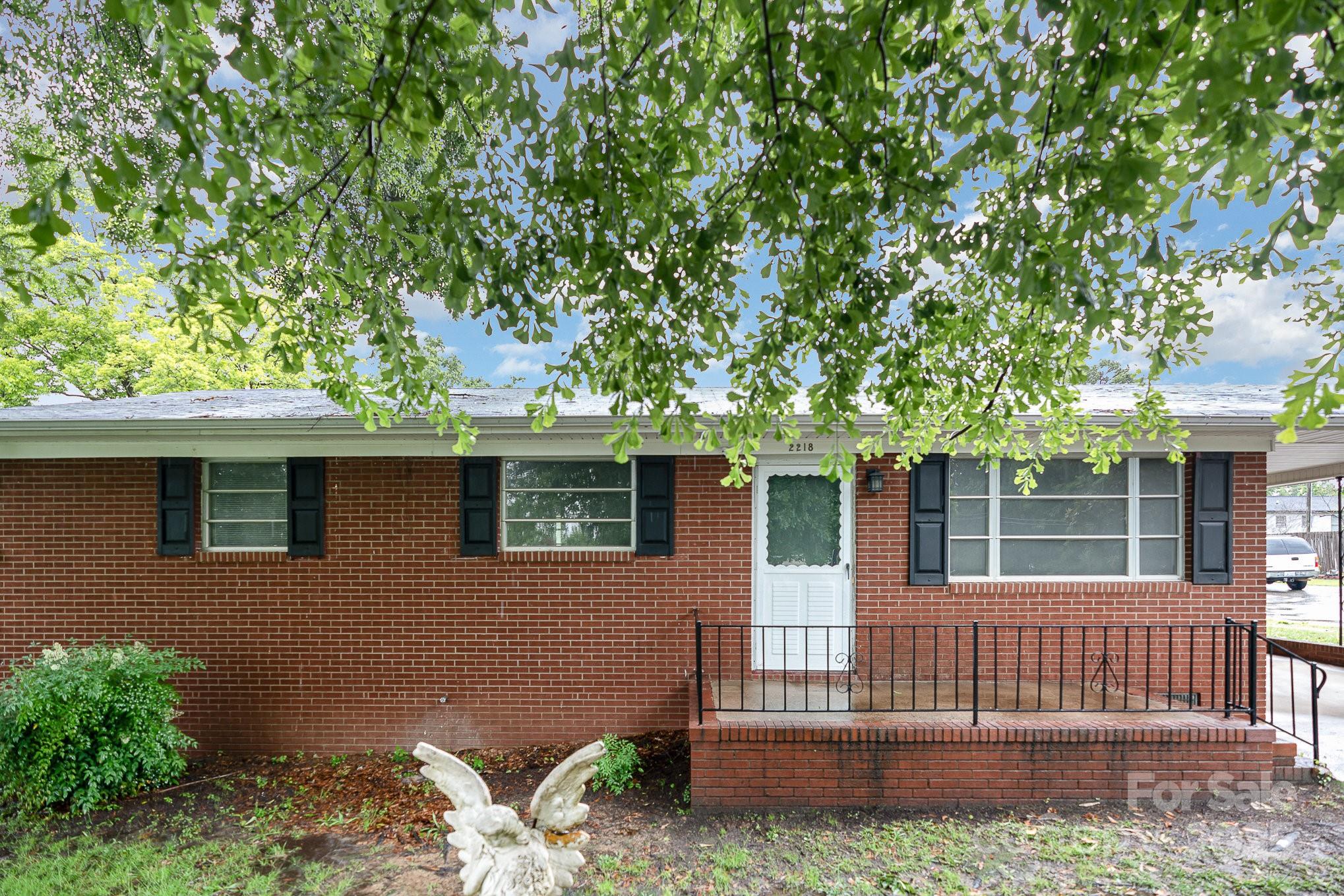 2218 W Fifth Avenue Property Photo 1